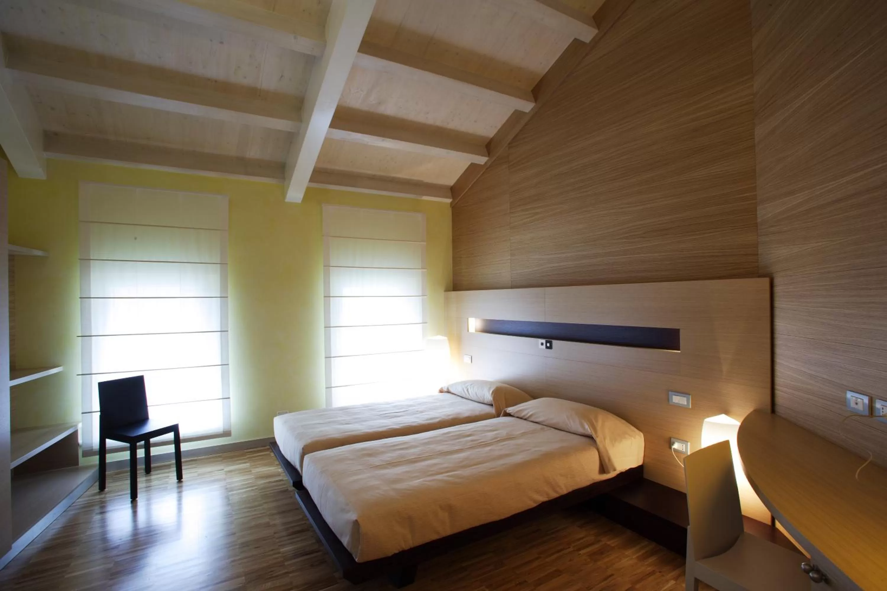 Bedroom, Bed in Allegria