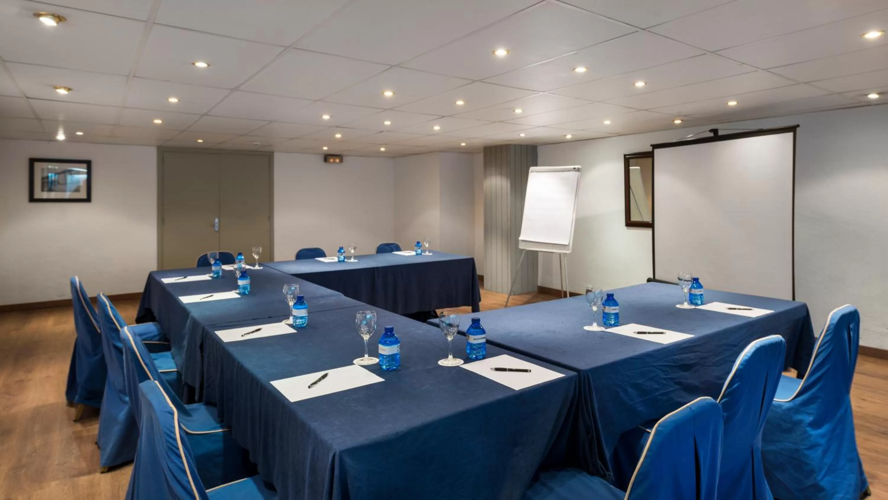 Business facilities in Arenas Atiram Hotel