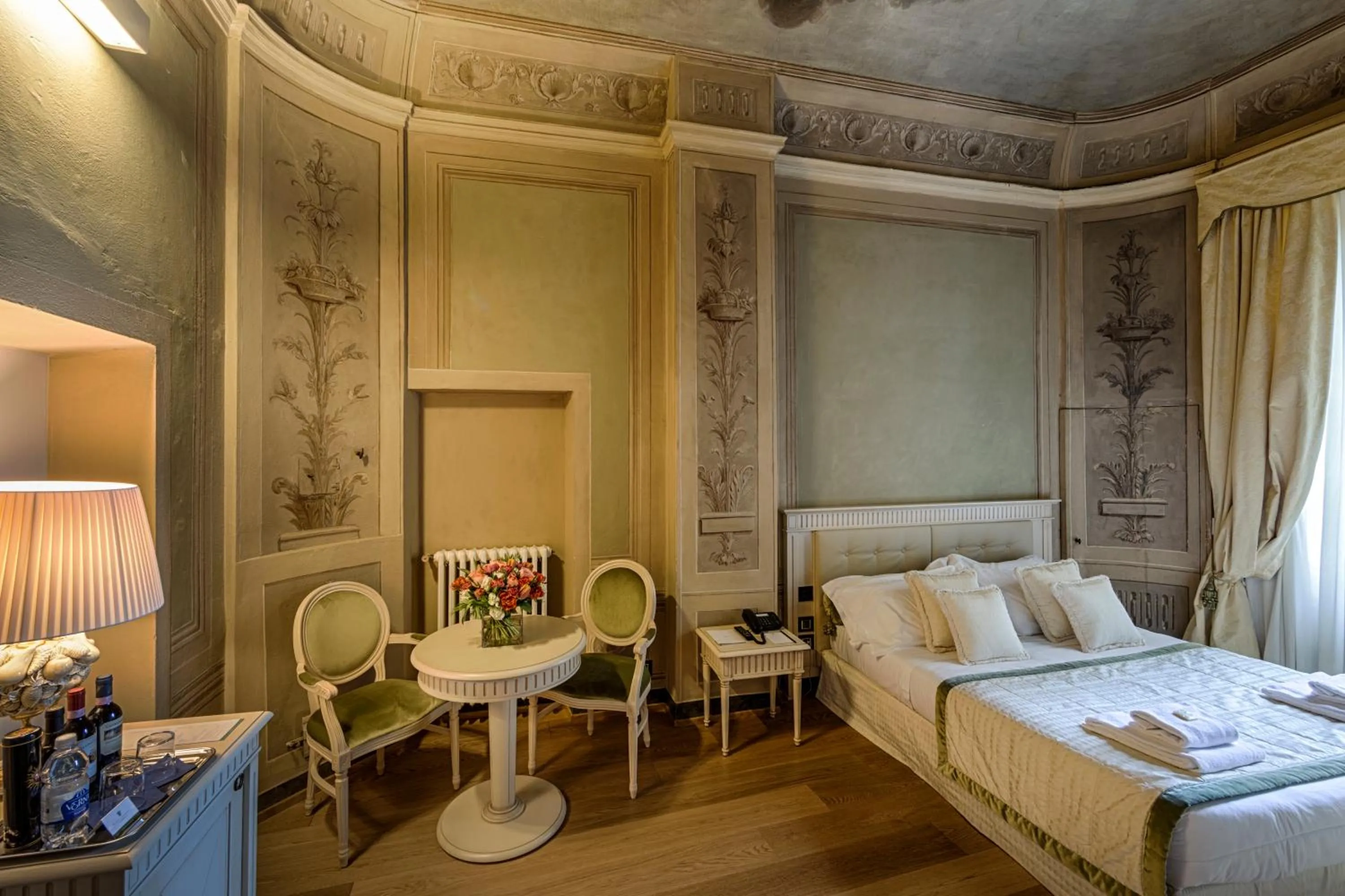 Deluxe Double or Twin Room in Palazzo Guicciardini