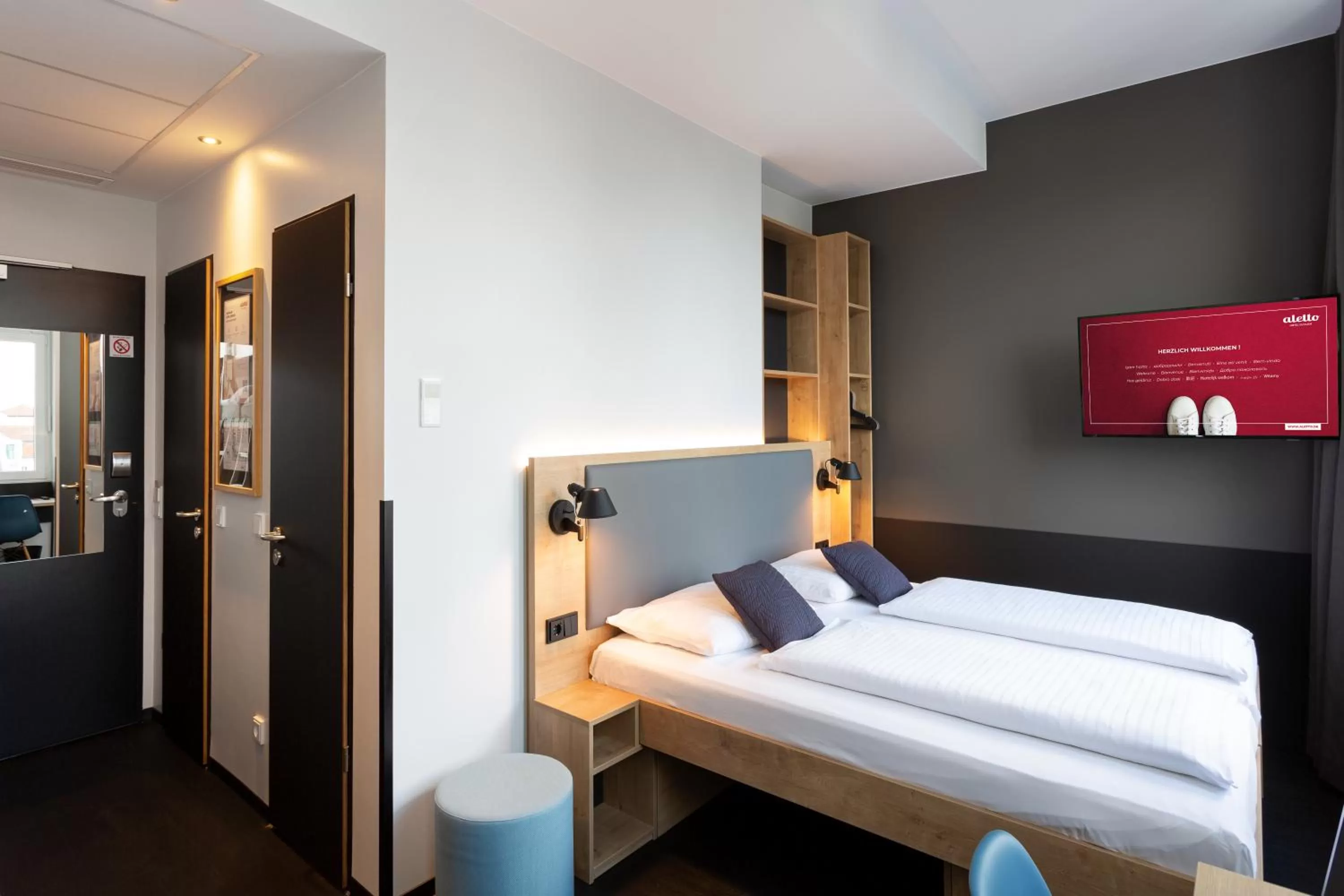 Six-Bed Room in aletto Hotel Kudamm