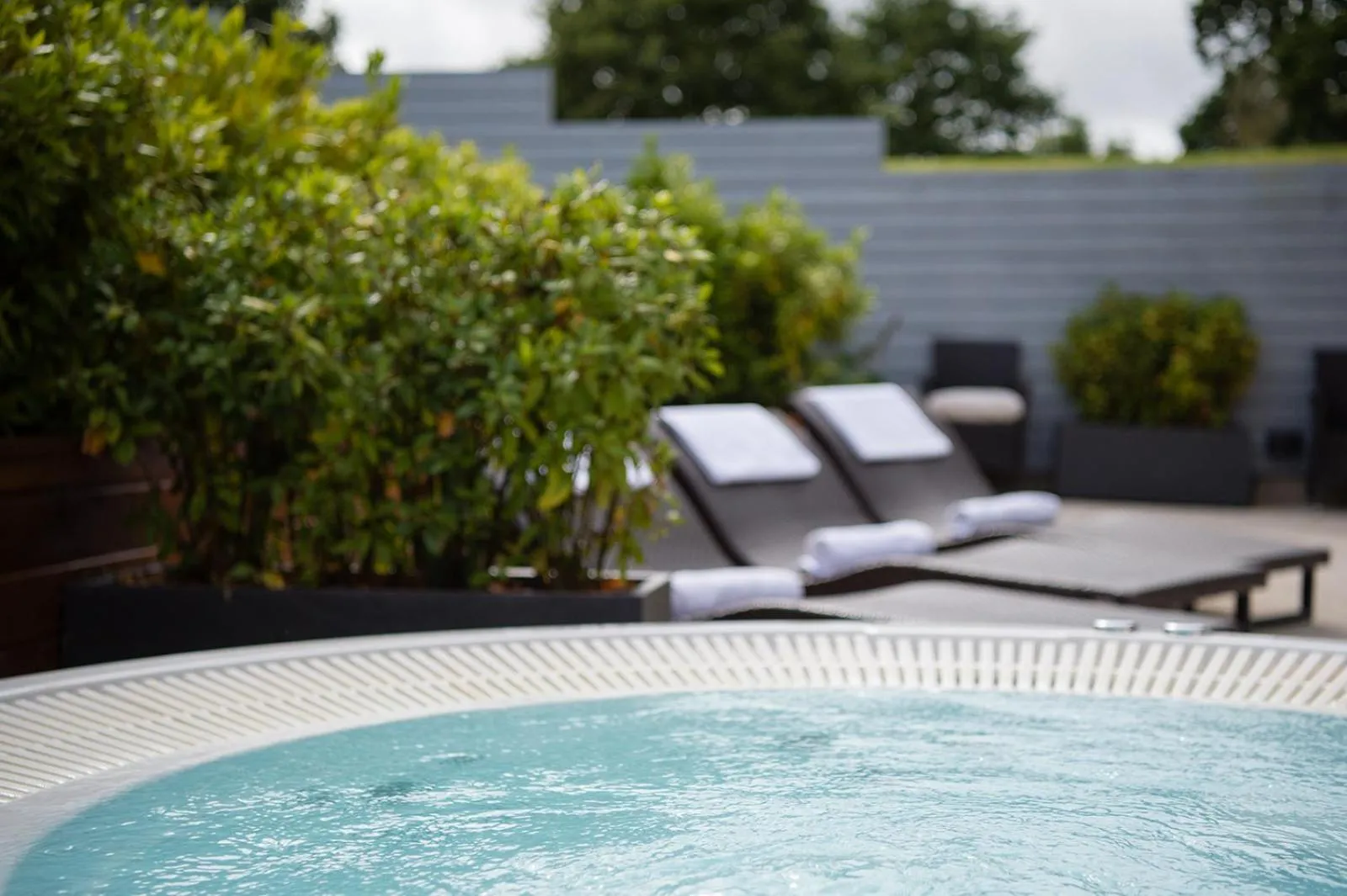 Hot Tub in Lakeside Park Hotel & Spa