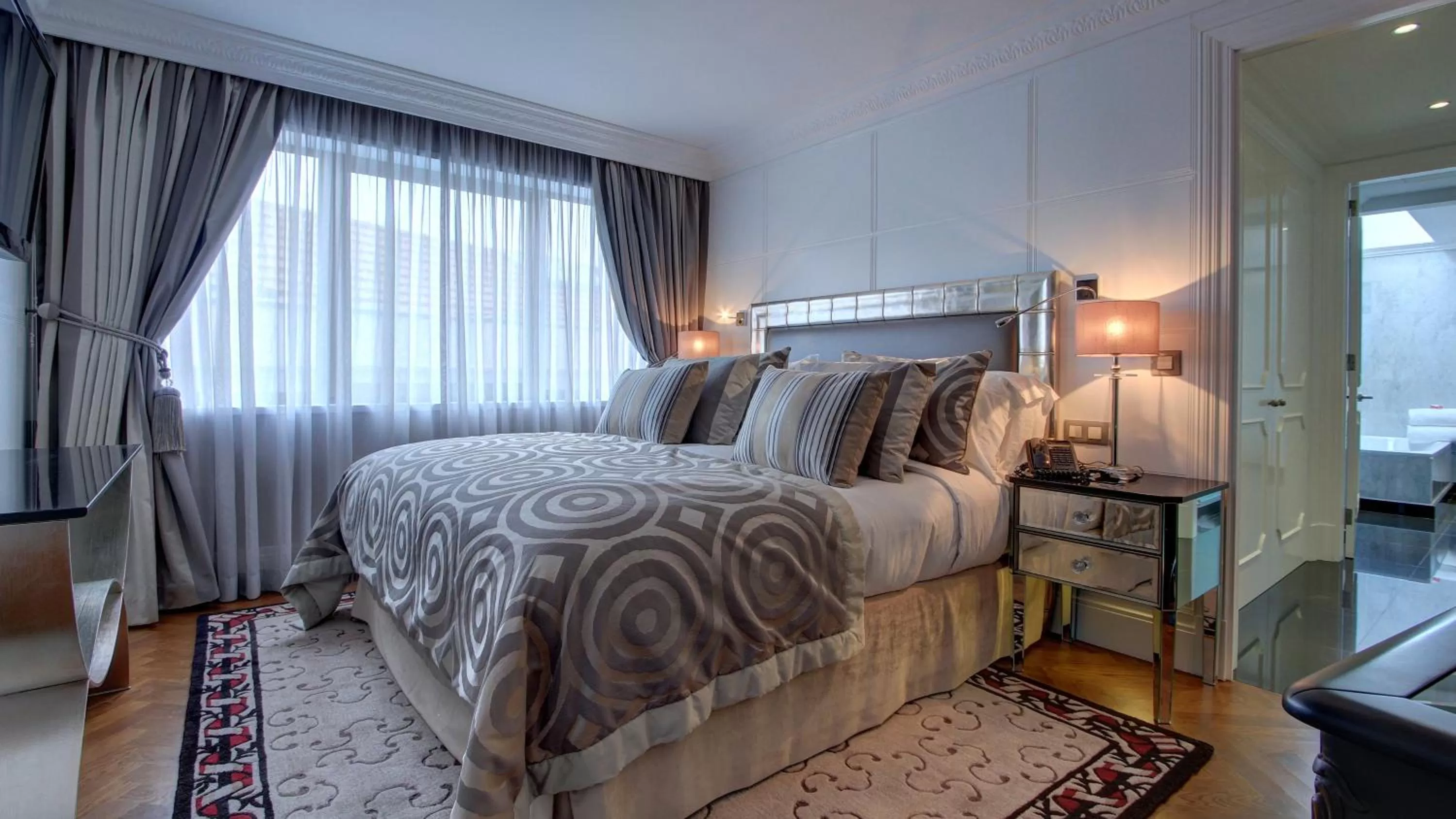 Photo of the whole room, Bed in InterContinental Porto - Palacio das Cardosas by IHG