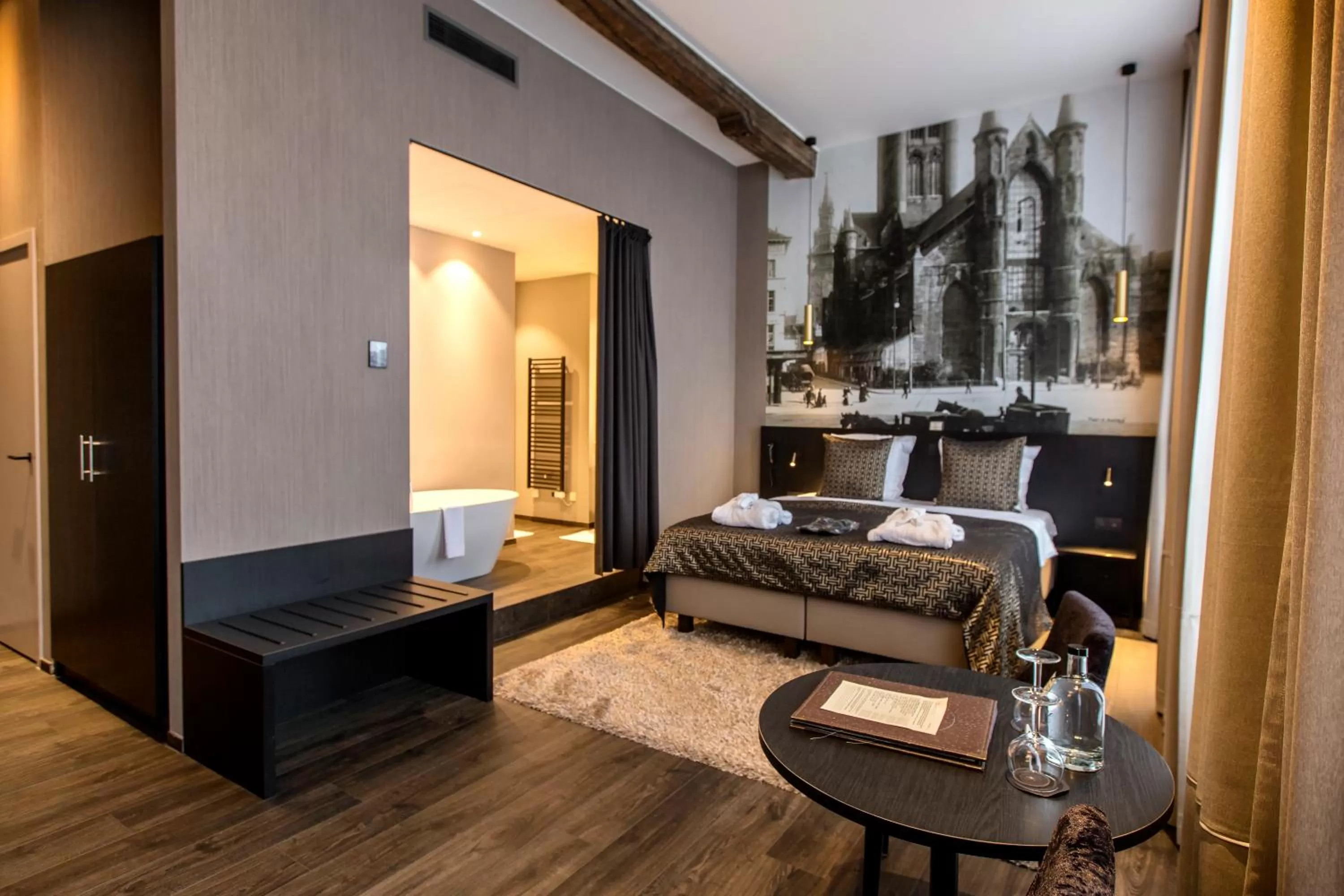 Photo of the whole room in Hotel Harmony