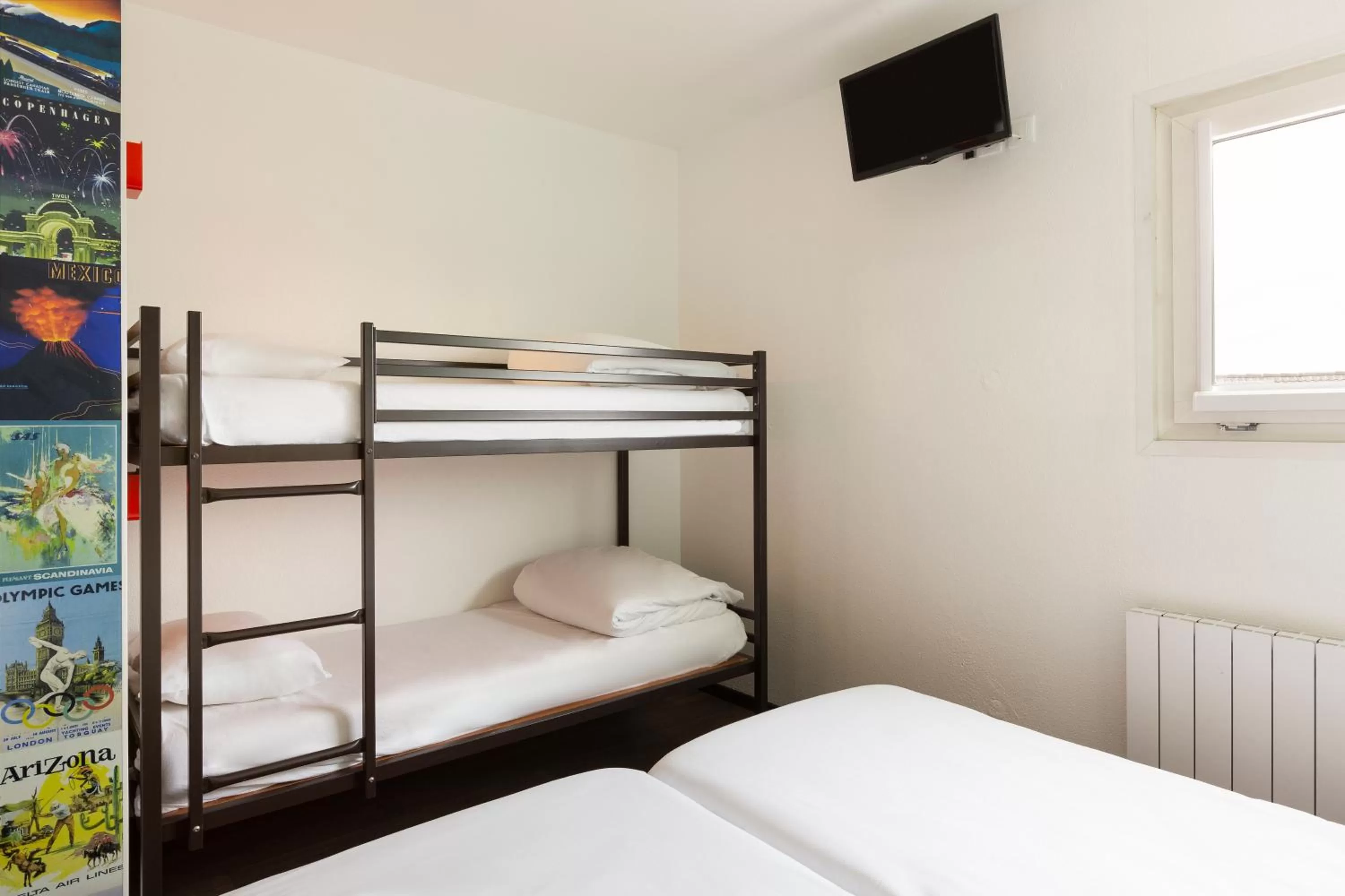 Bed in Hôtel F1 Reims Tinqueux