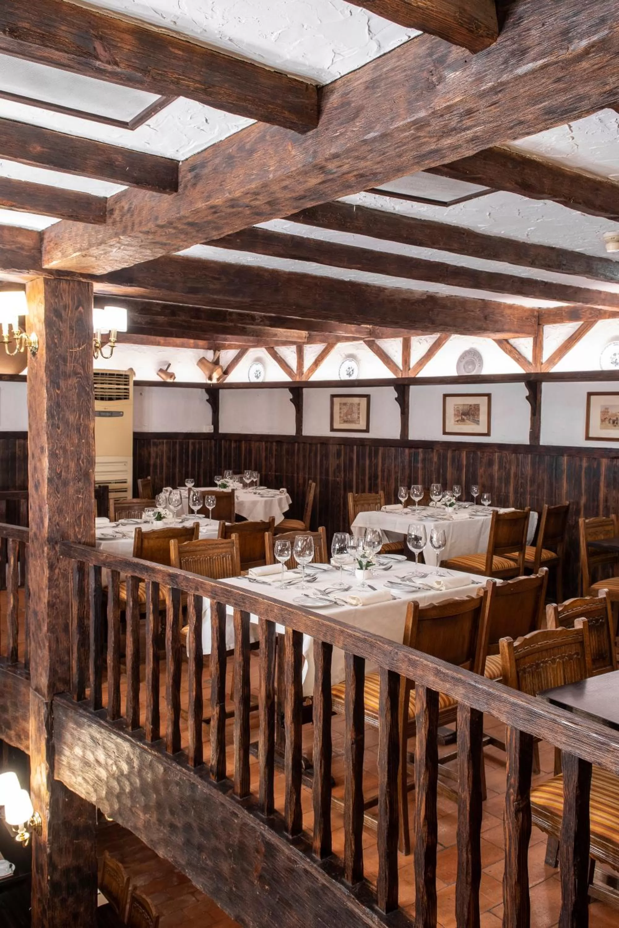 Restaurant/places to eat in SANA Rex Hotel