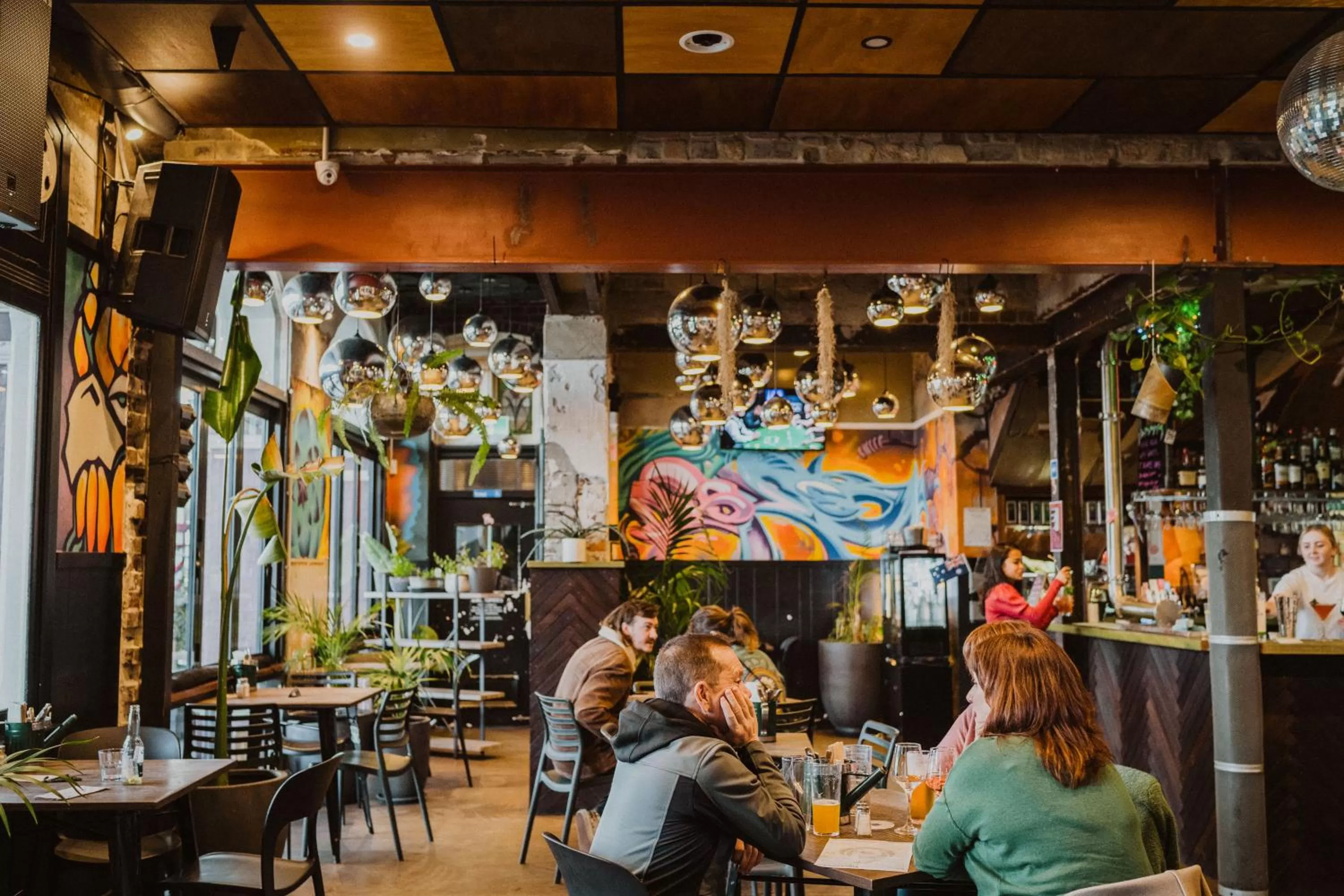 Restaurant/places to eat in Six Degrees Boutique Hotel