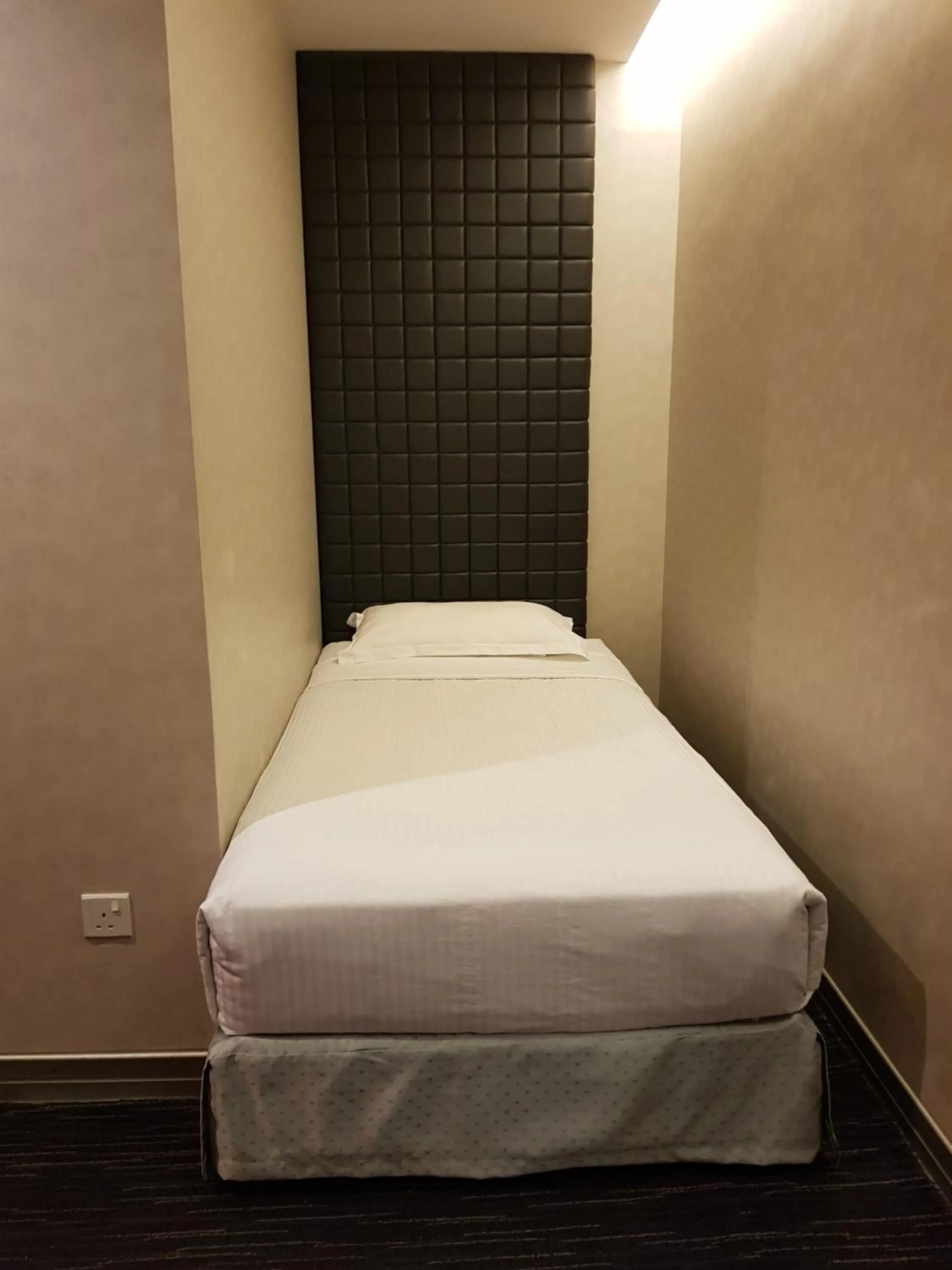 Bed in Hotel Re! @ Pearl's Hill