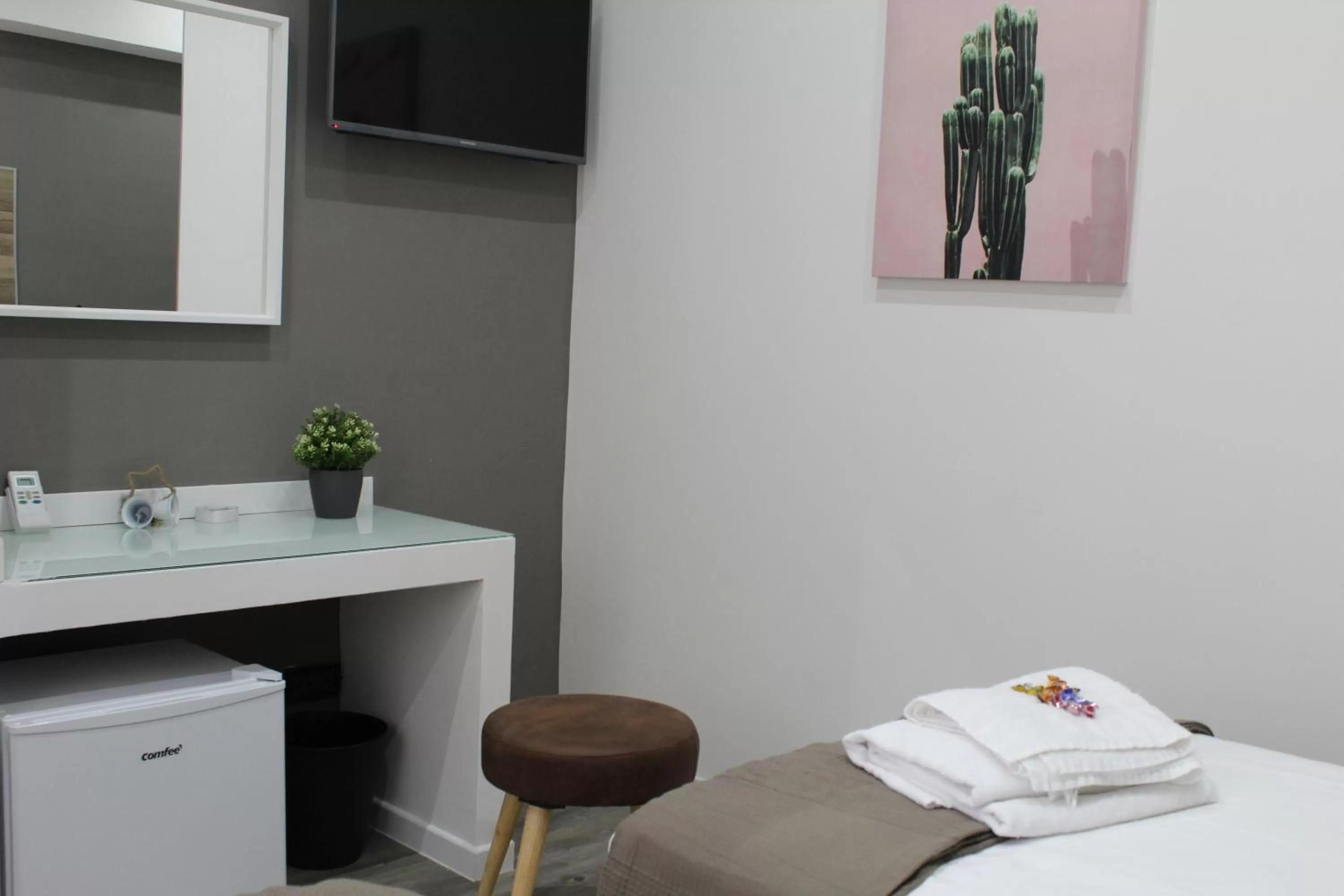 Photo of the whole room in Royalty Rooms & Spa