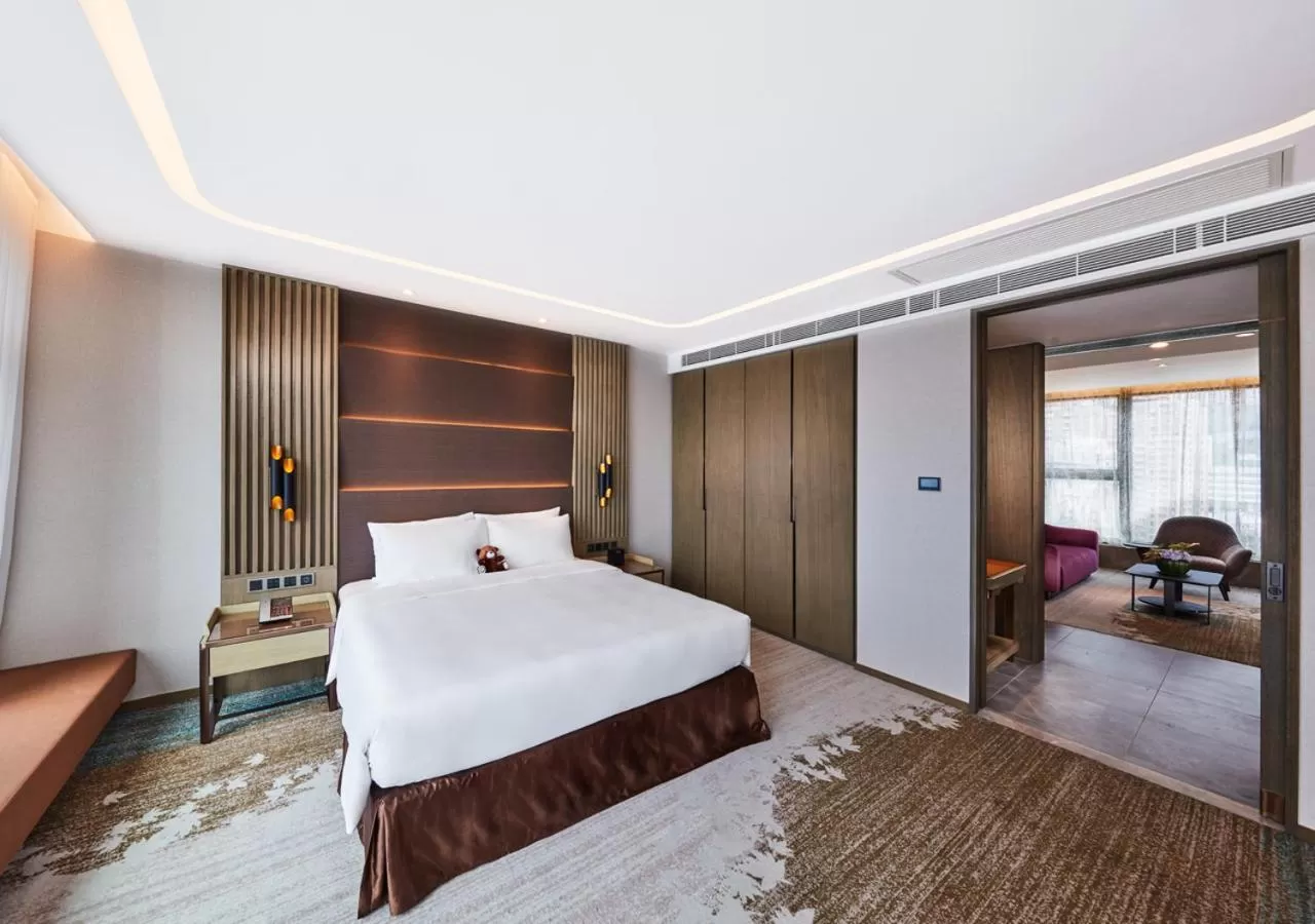 Living room, Bed in One-Eight-One Hotel & Serviced Residences