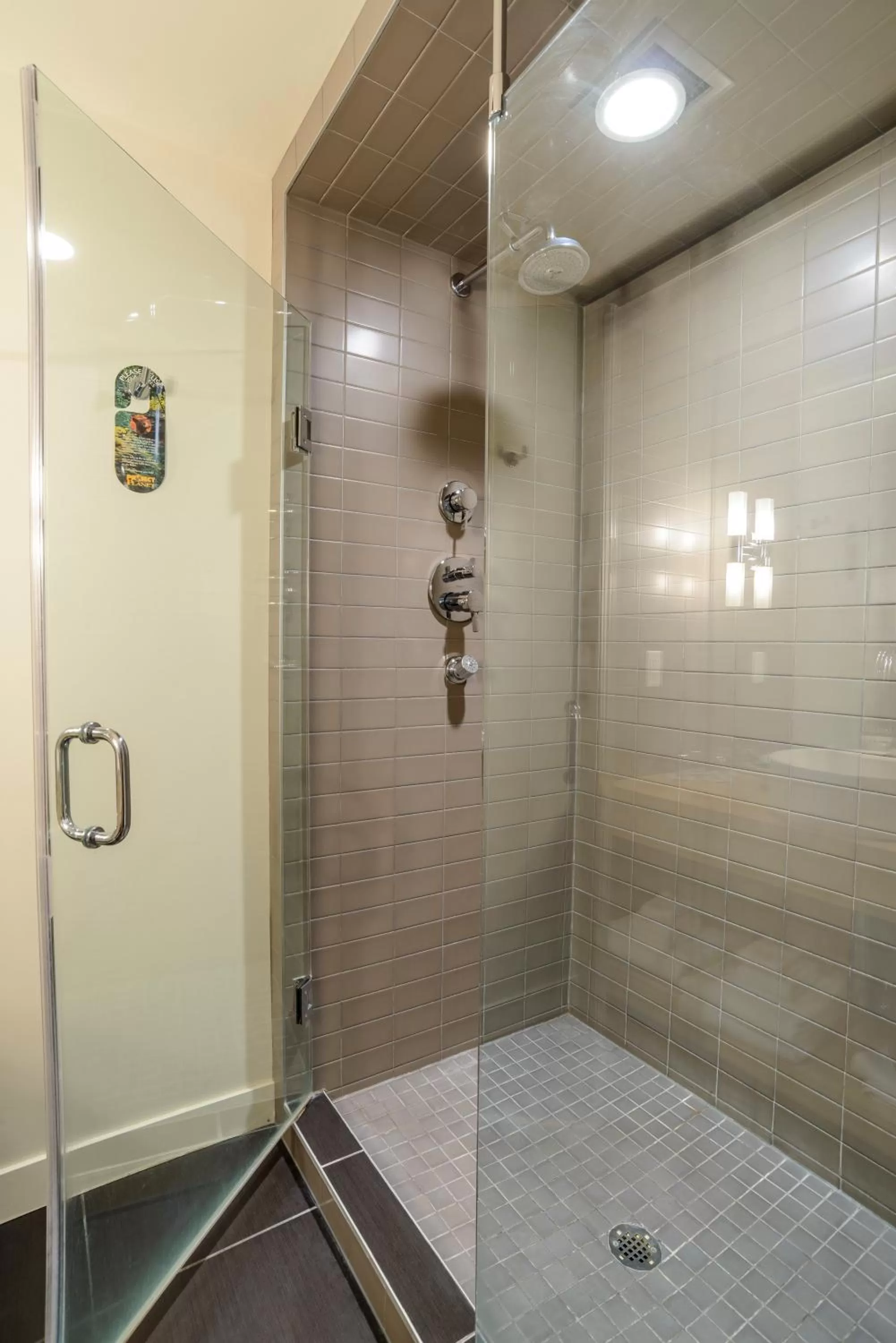 Shower in Bow View Lodge