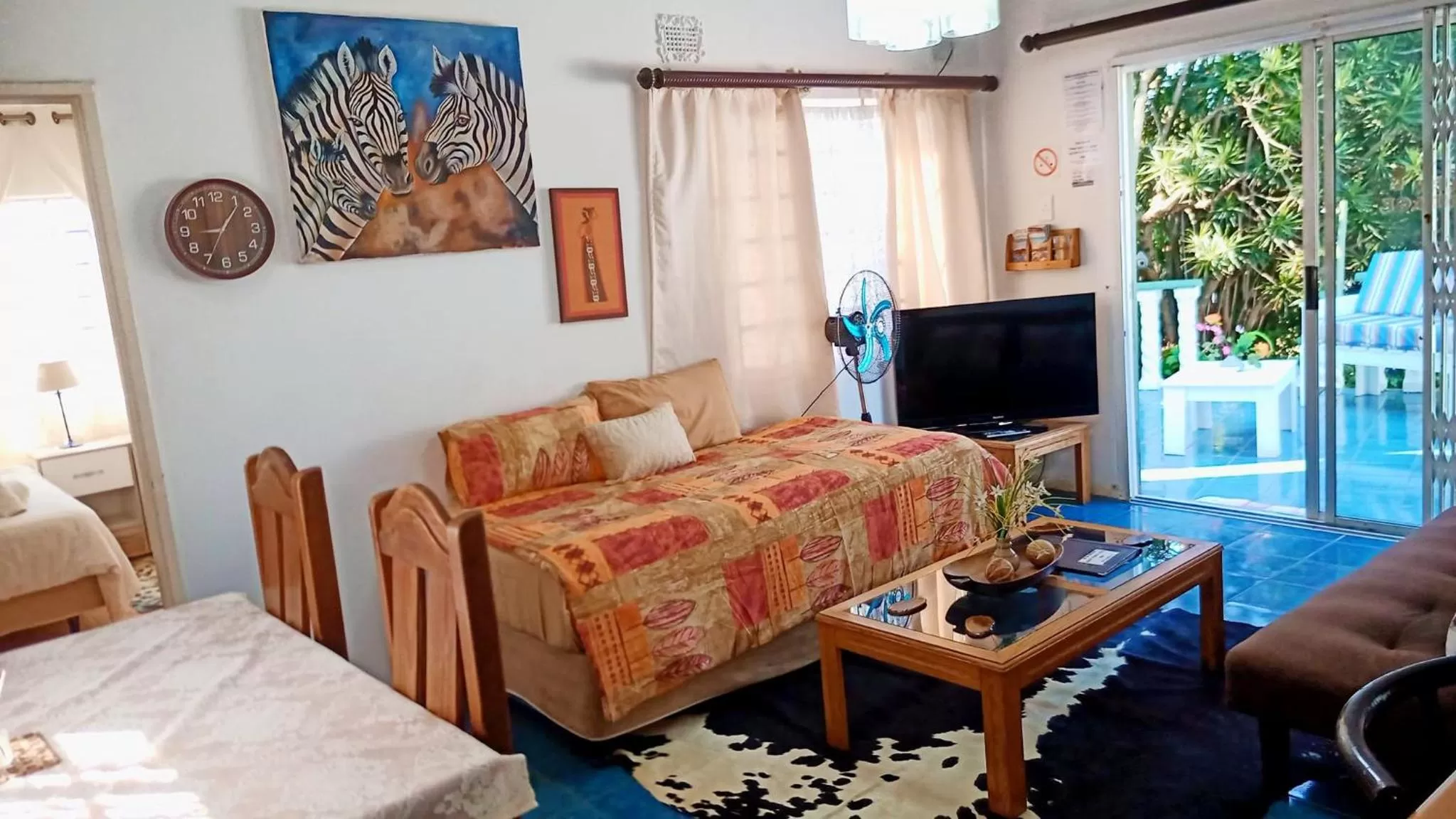 TV and multimedia, TV/Entertainment Center in Queensburgh B&B or Self Catering