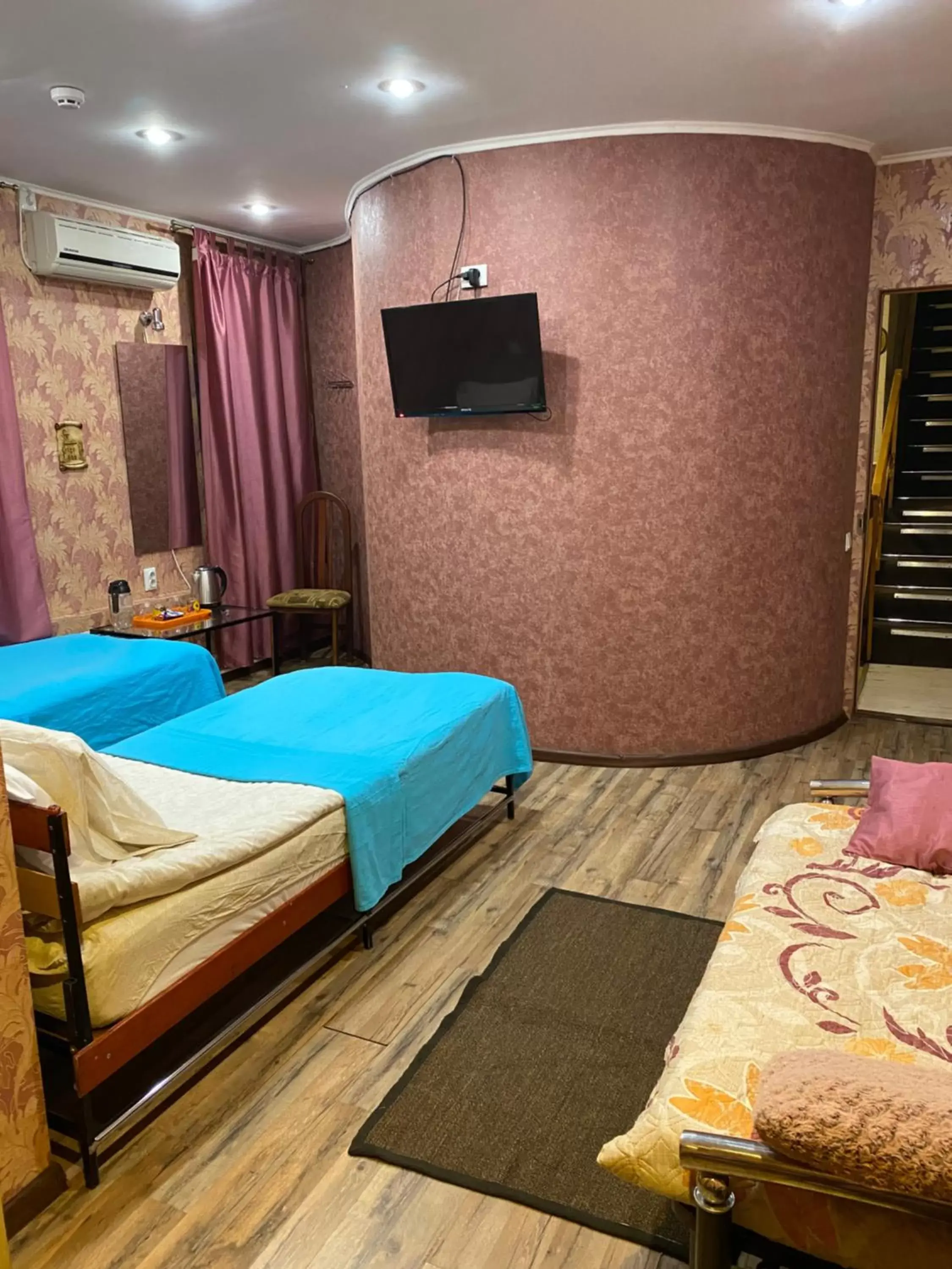 Twin Room with Extra Bed in YELLOW UNLIMITED HOTEL 4 Twin Room with Extra Bed in YELLOW UNLIMITED HOTEL 4