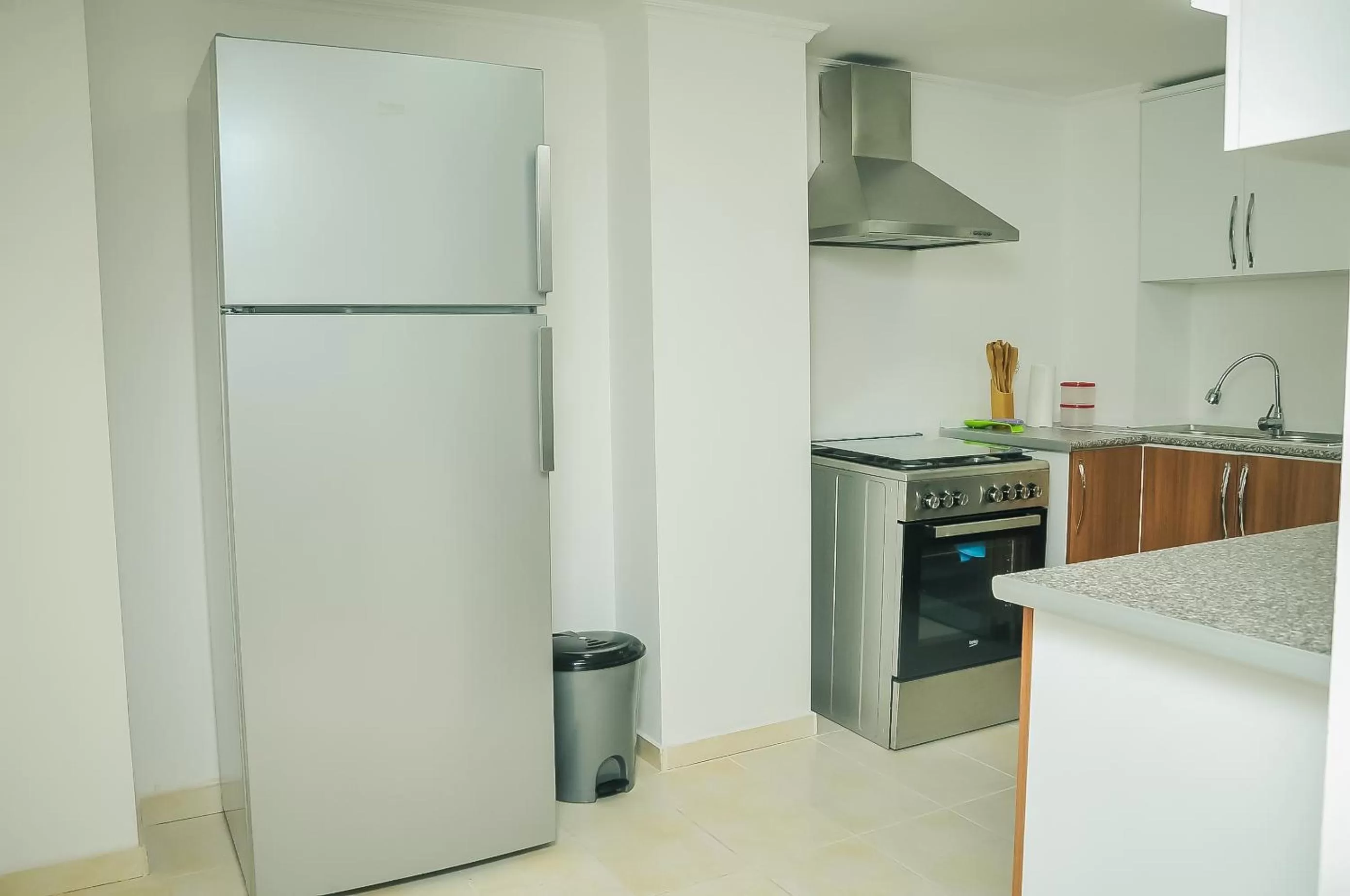 Restaurant/places to eat, Kitchen/Kitchenette in Palm Hotel