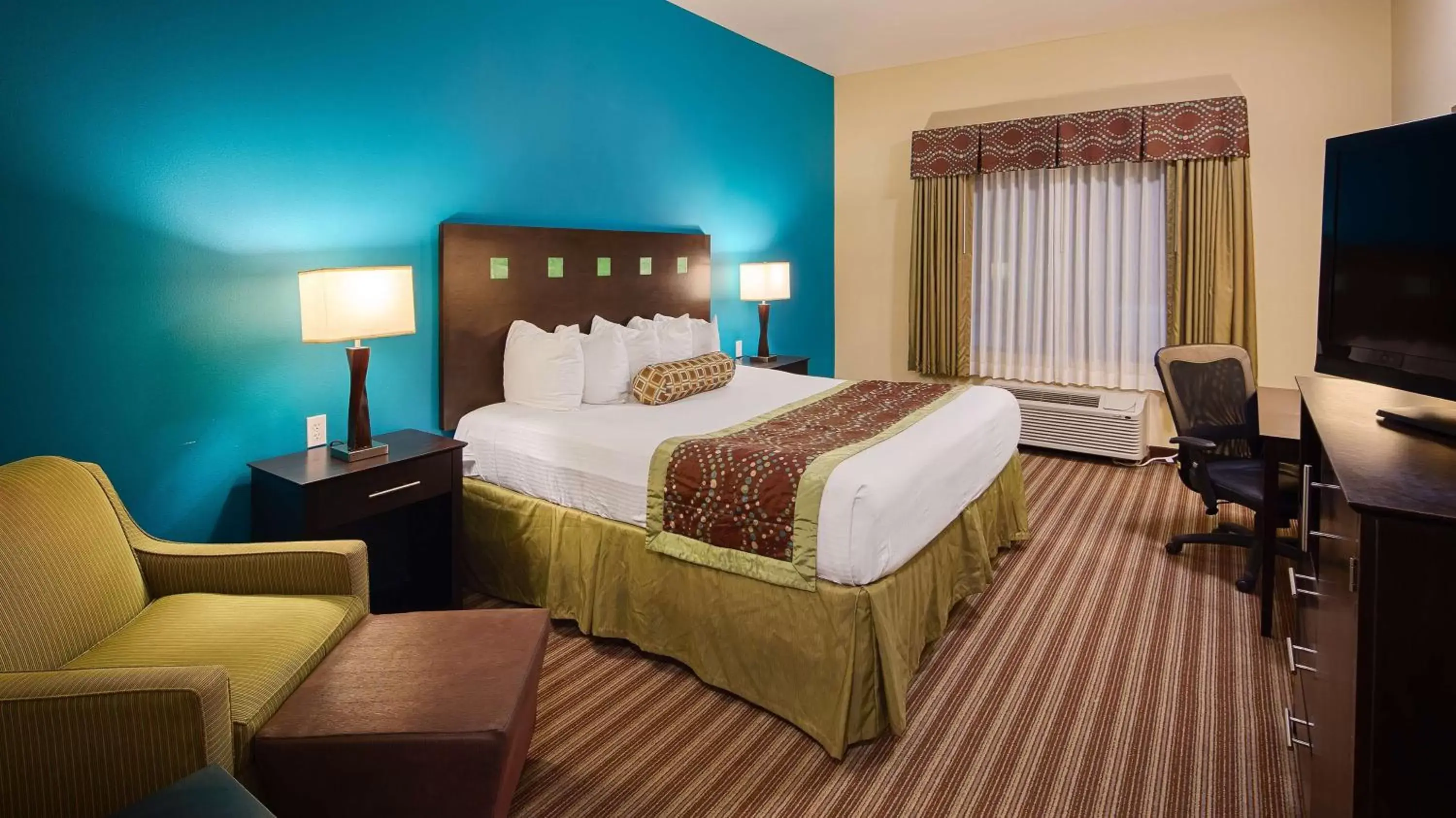 King Room - Non Smoking in Best Western Plus DeSoto Inn & Suites King Room - Non Smoking in Best Western Plus DeSoto Inn & Suites