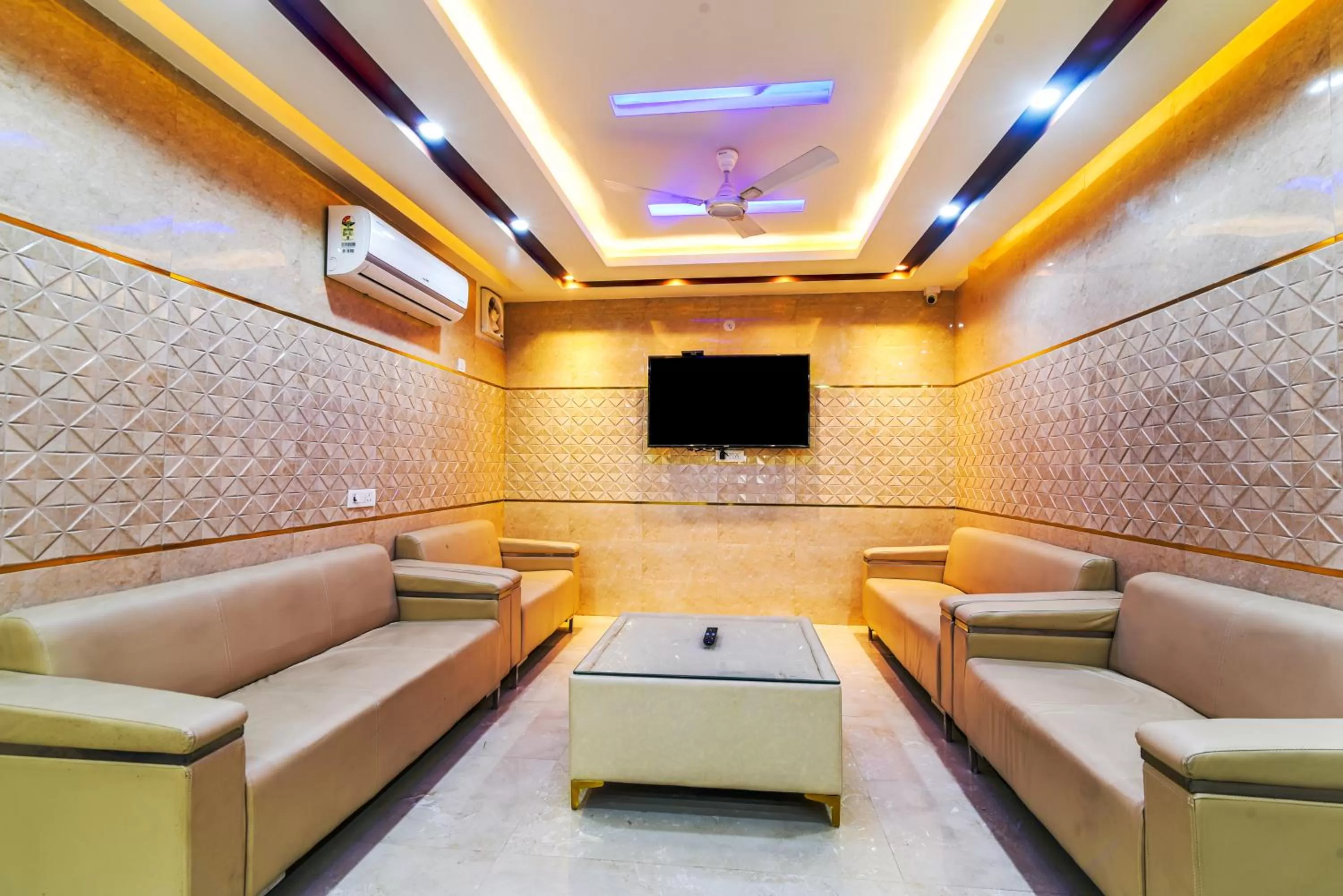 Lobby or reception, Seating Area in Hotel Urban Tree