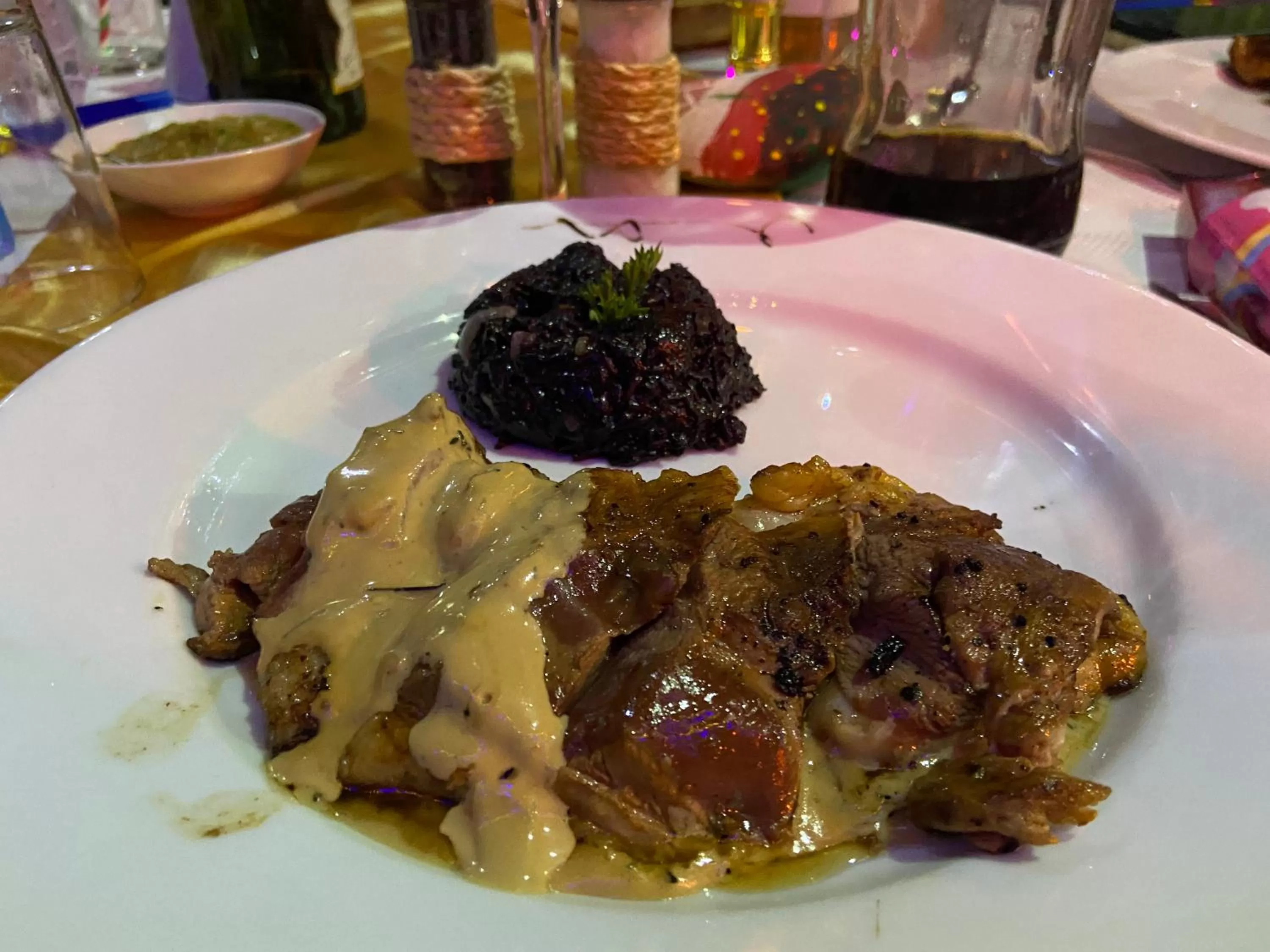 Restaurant/places to eat in Hôtel Restaurant Coco Lodge Majunga