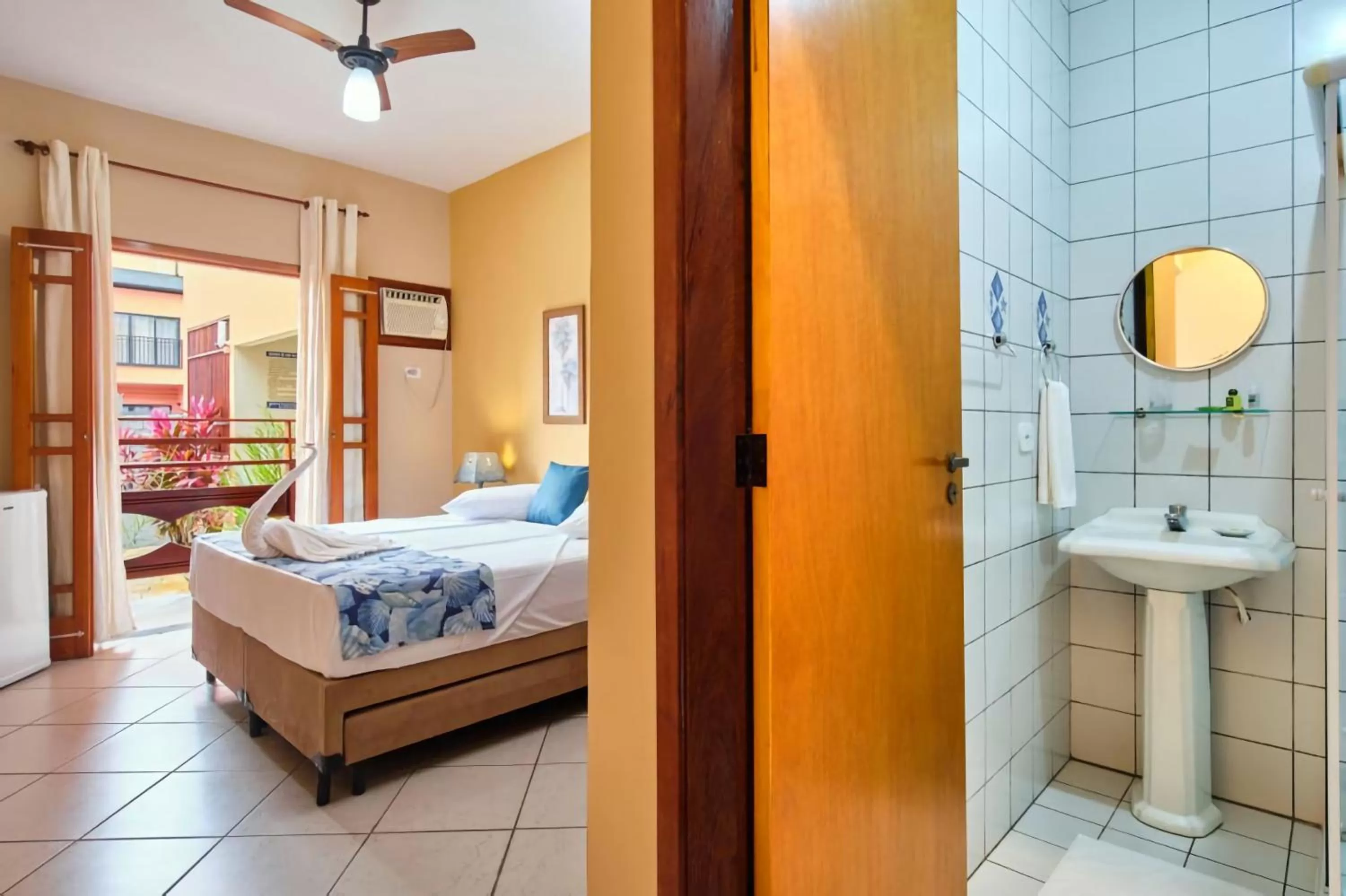 Bed, Bathroom in Pousada Mar Azul