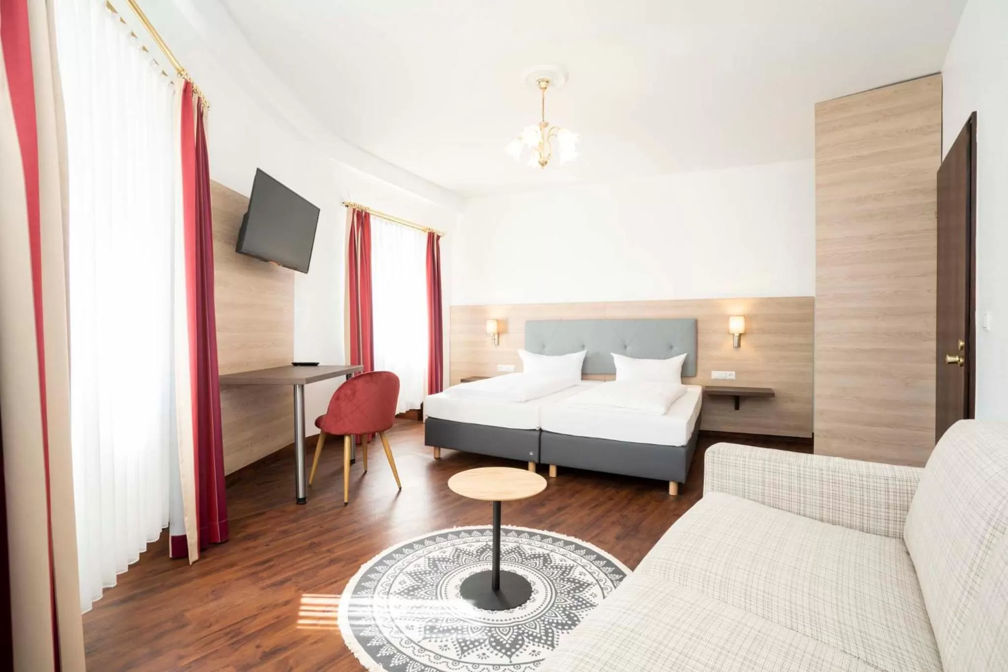 Photo of the whole room, Bed in Hotel National