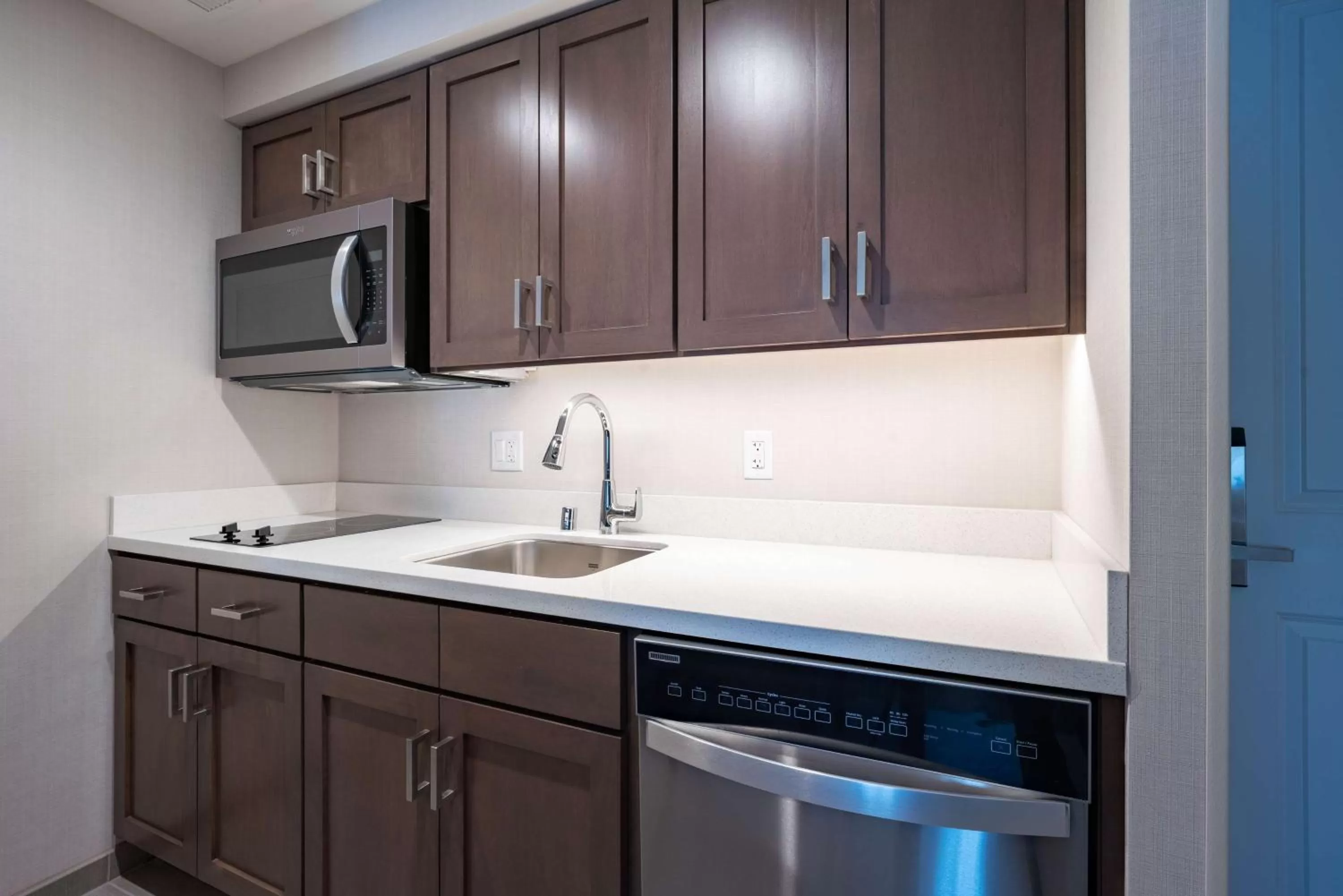 Kitchen or kitchenette in Homewood Suites By Hilton Sunnyvale-Silicon Valley, Ca
