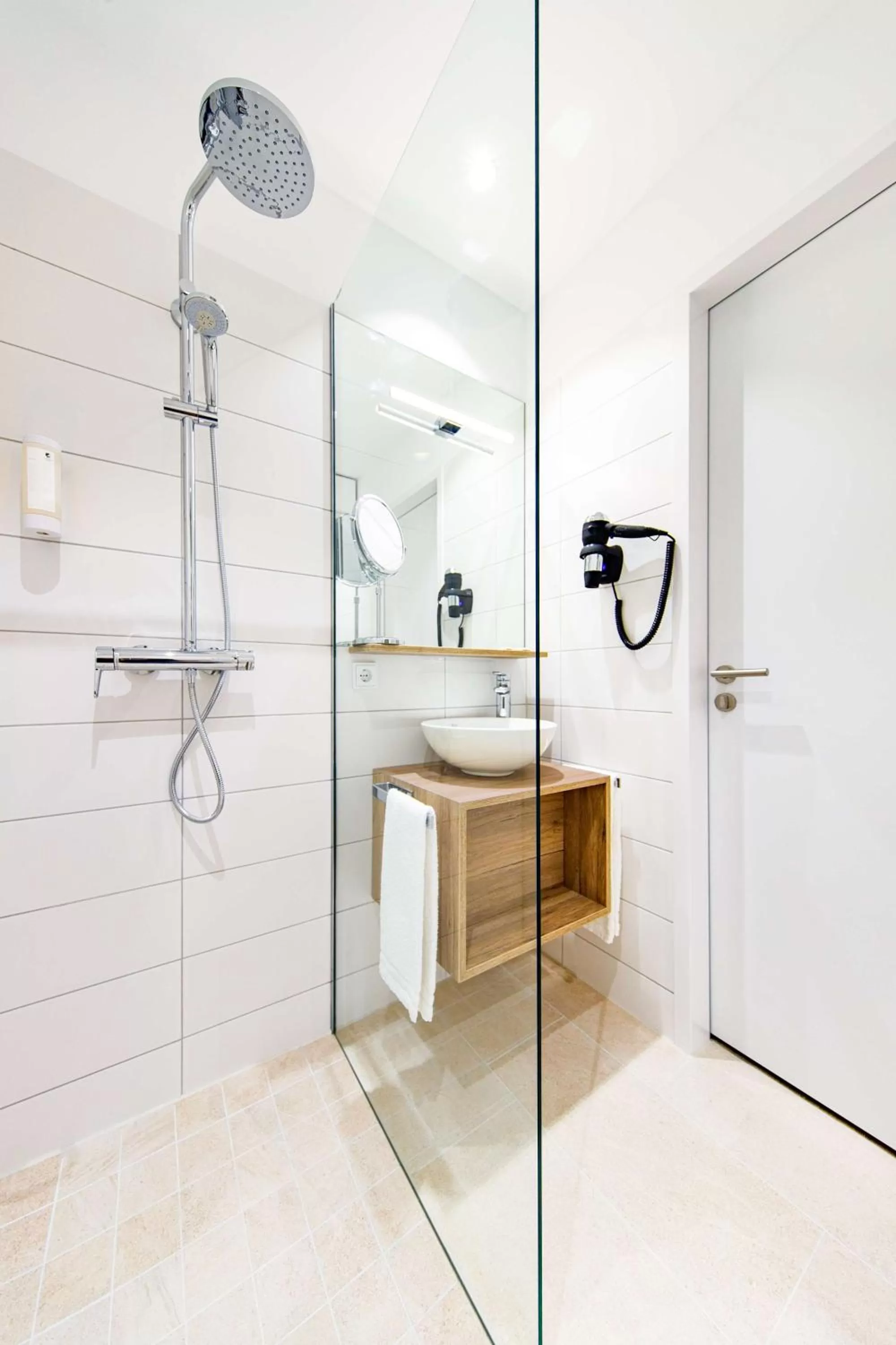 Bathroom in elaya hotel goeppingen