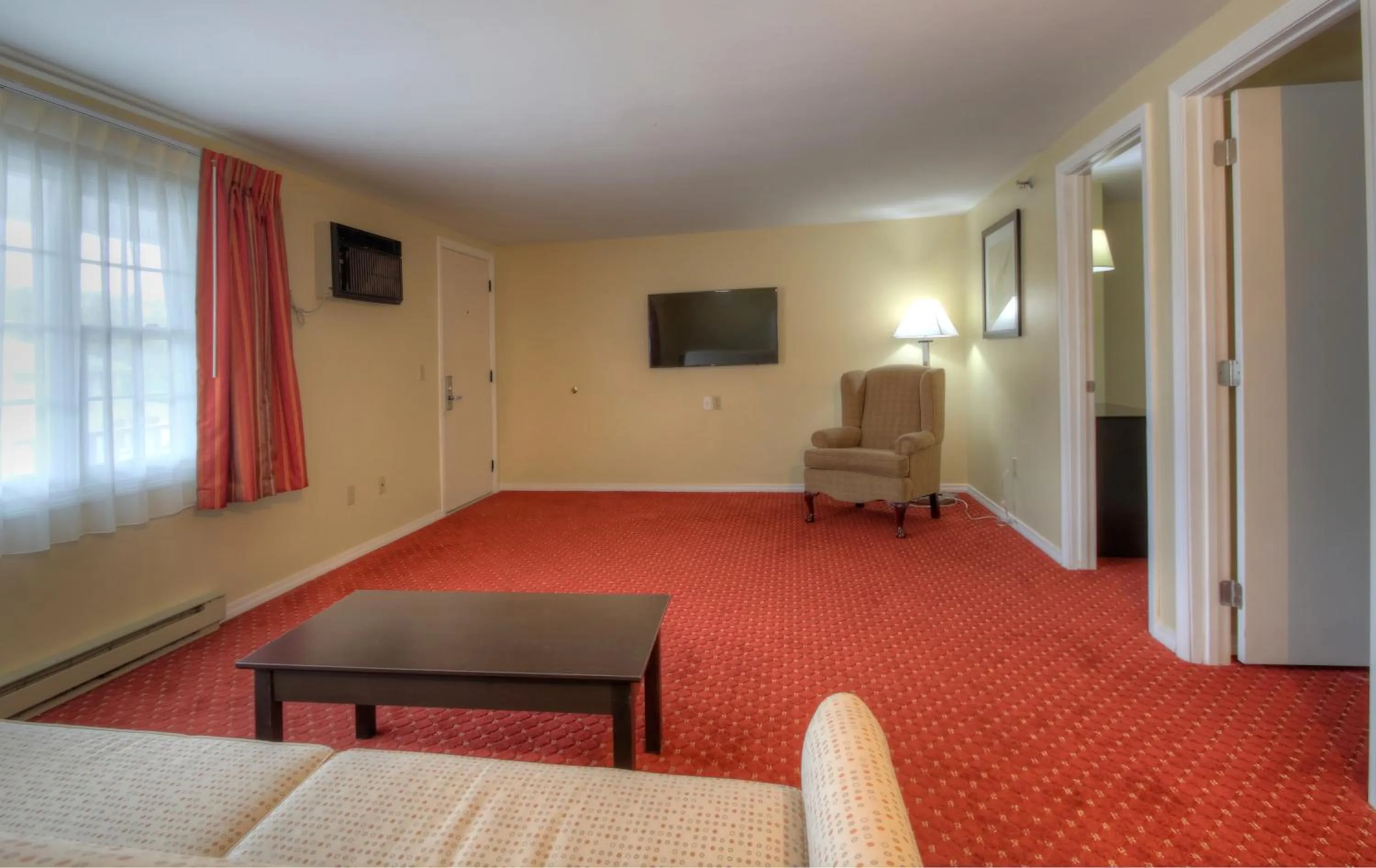 Living room, Bed in Ogunquit Tides