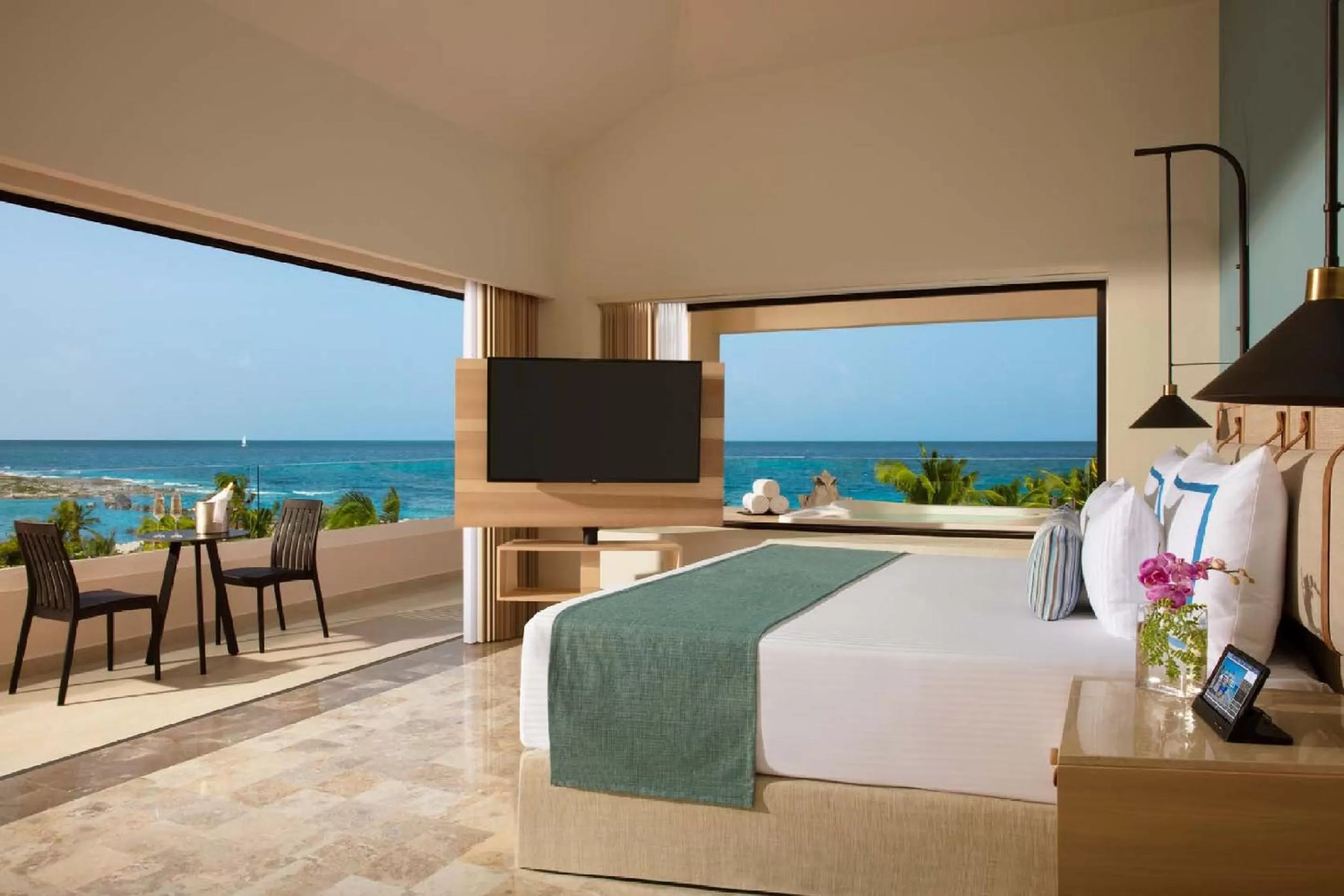 Sea view, Bed in Dreams Aventuras Riviera Maya - All Inclusive