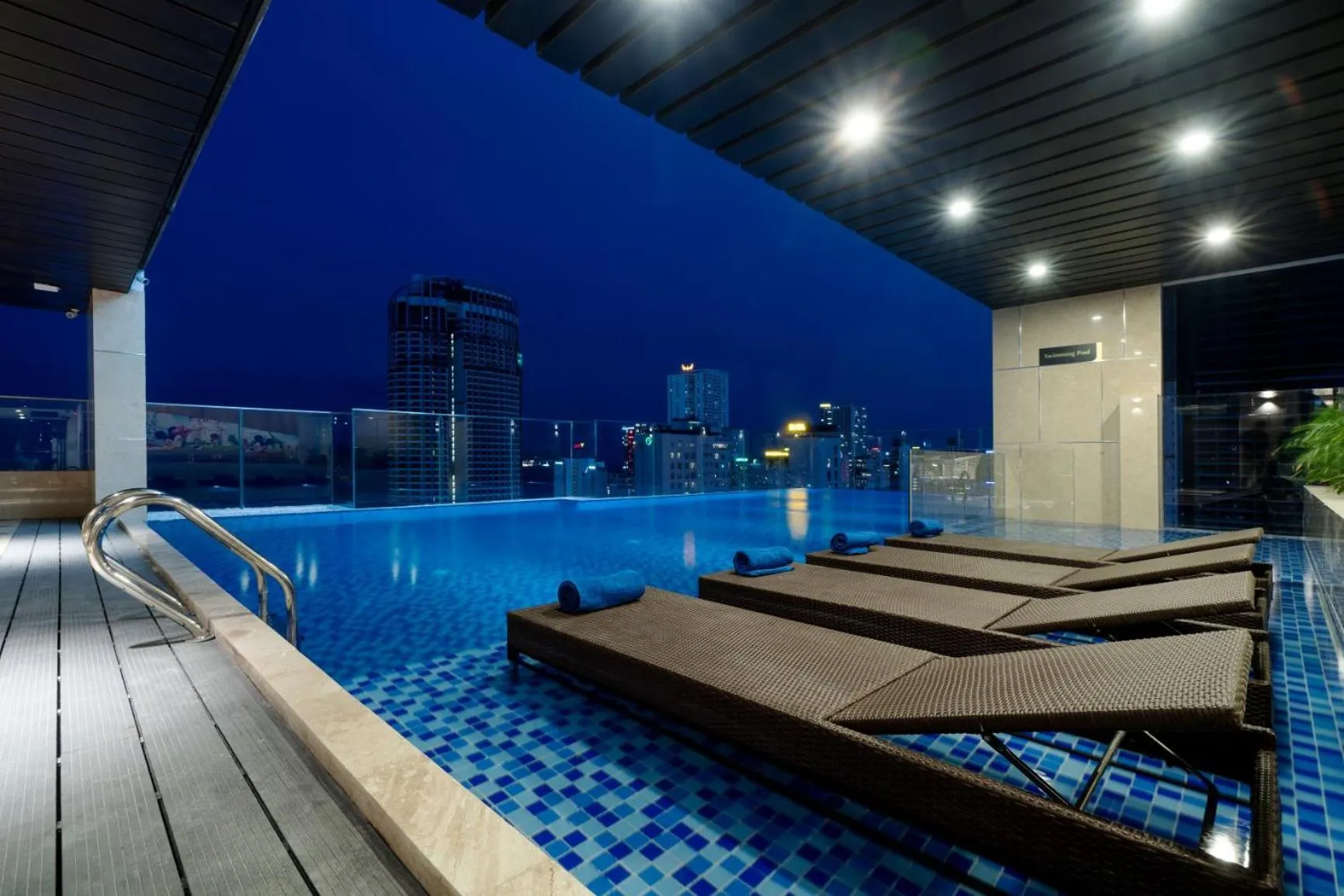Swimming pool in LeMore Hotel Nha Trang