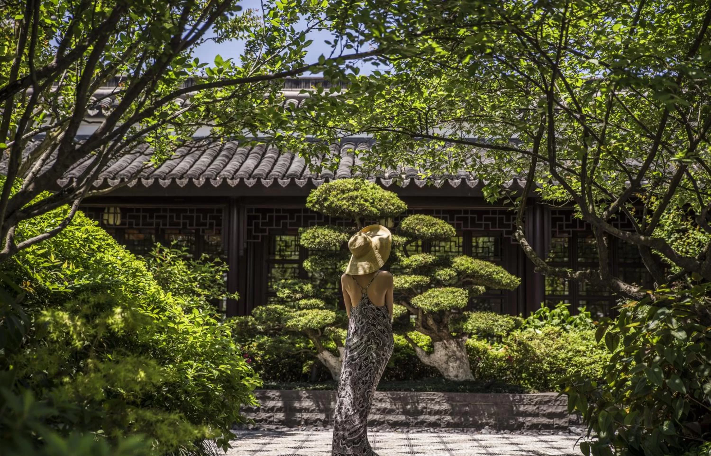 Garden in Four Seasons Hotel Hangzhou at West Lake