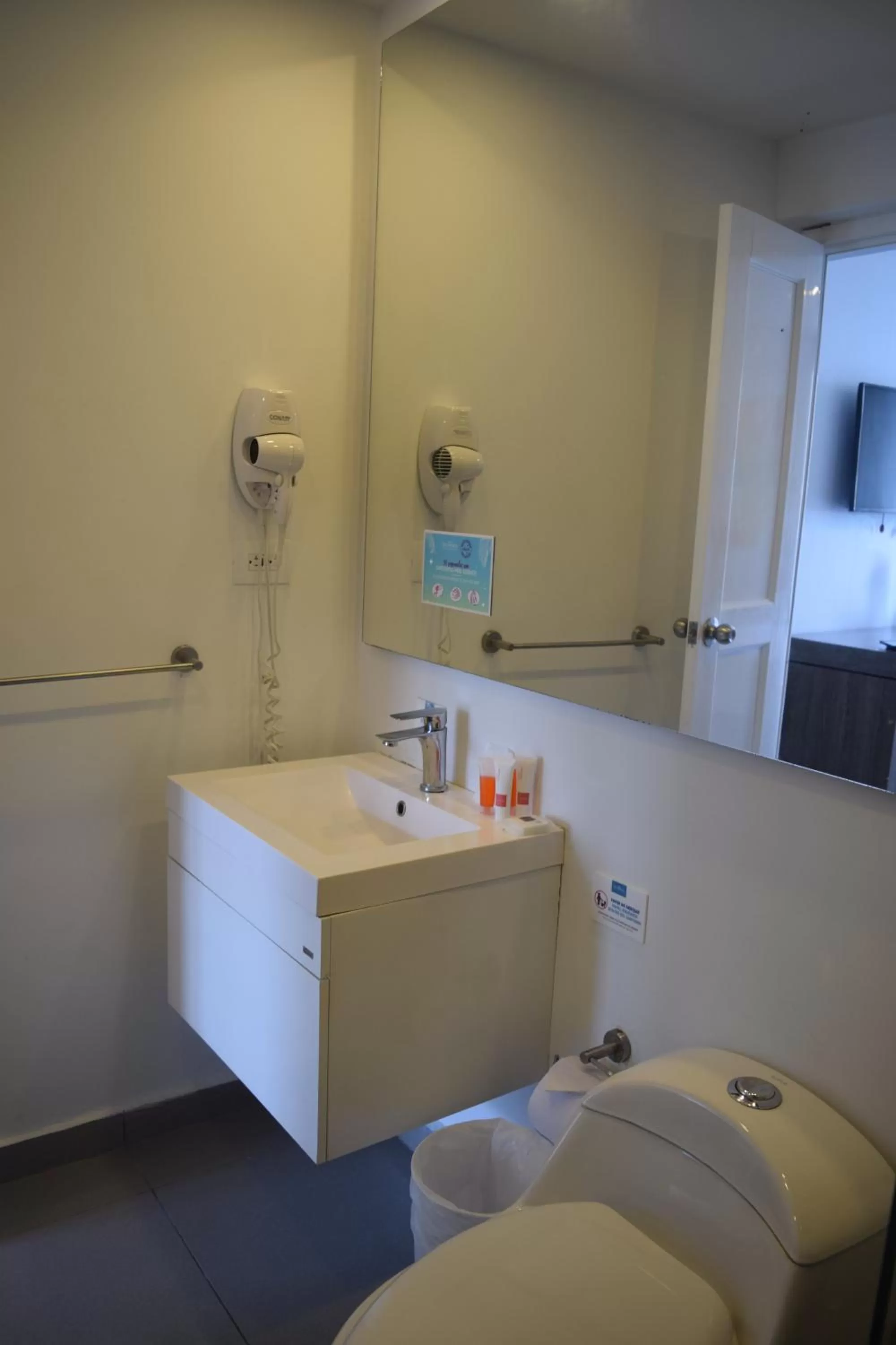 Bathroom in Hotel Decameron Maryland All Inclusive