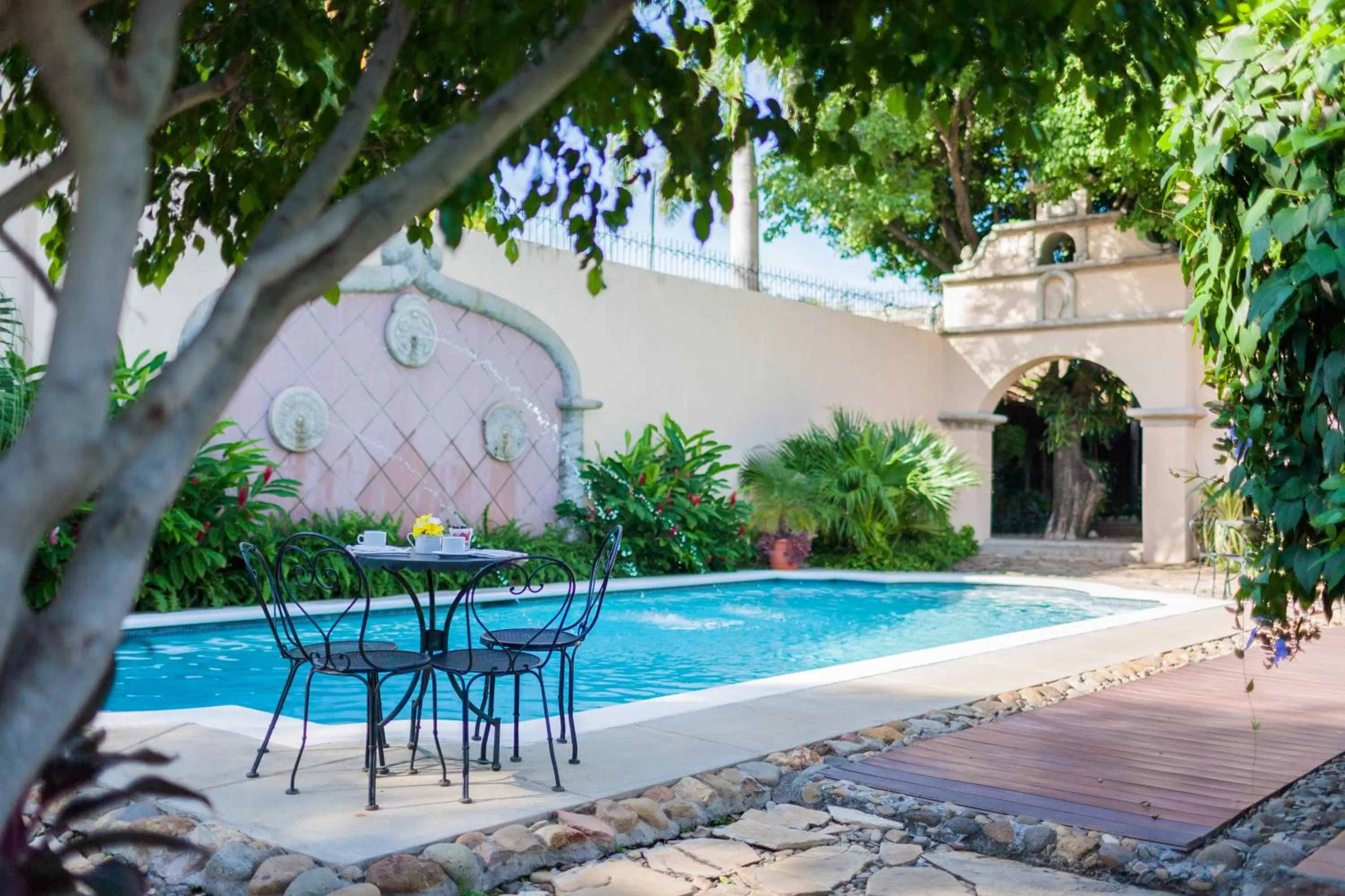 Swimming pool in Hotel Los Robles, Managua, Nicaragua