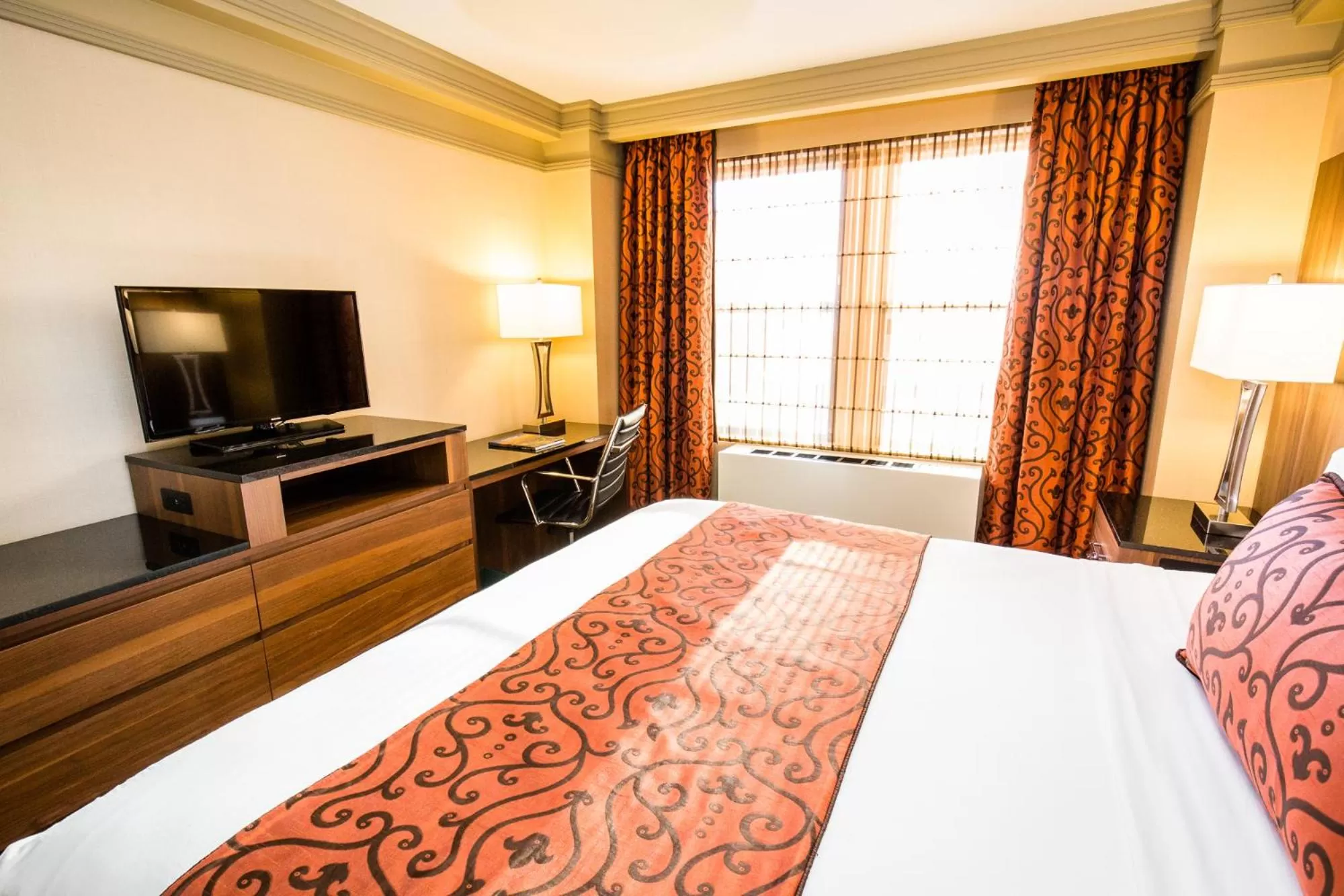 Bedroom, Bed in The Belvedere Hotel