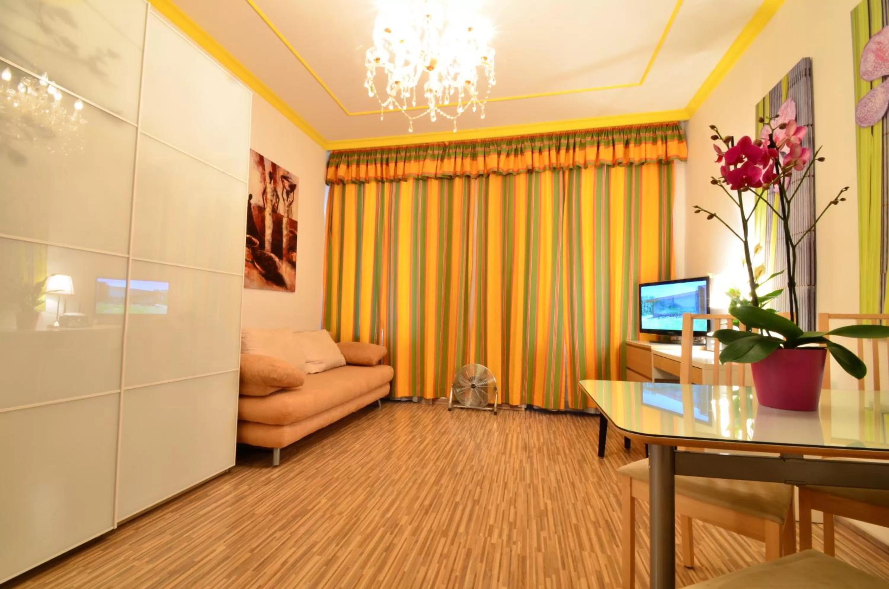 TV and multimedia in AJO Apartments - Messe City Flat - Self-Check-in