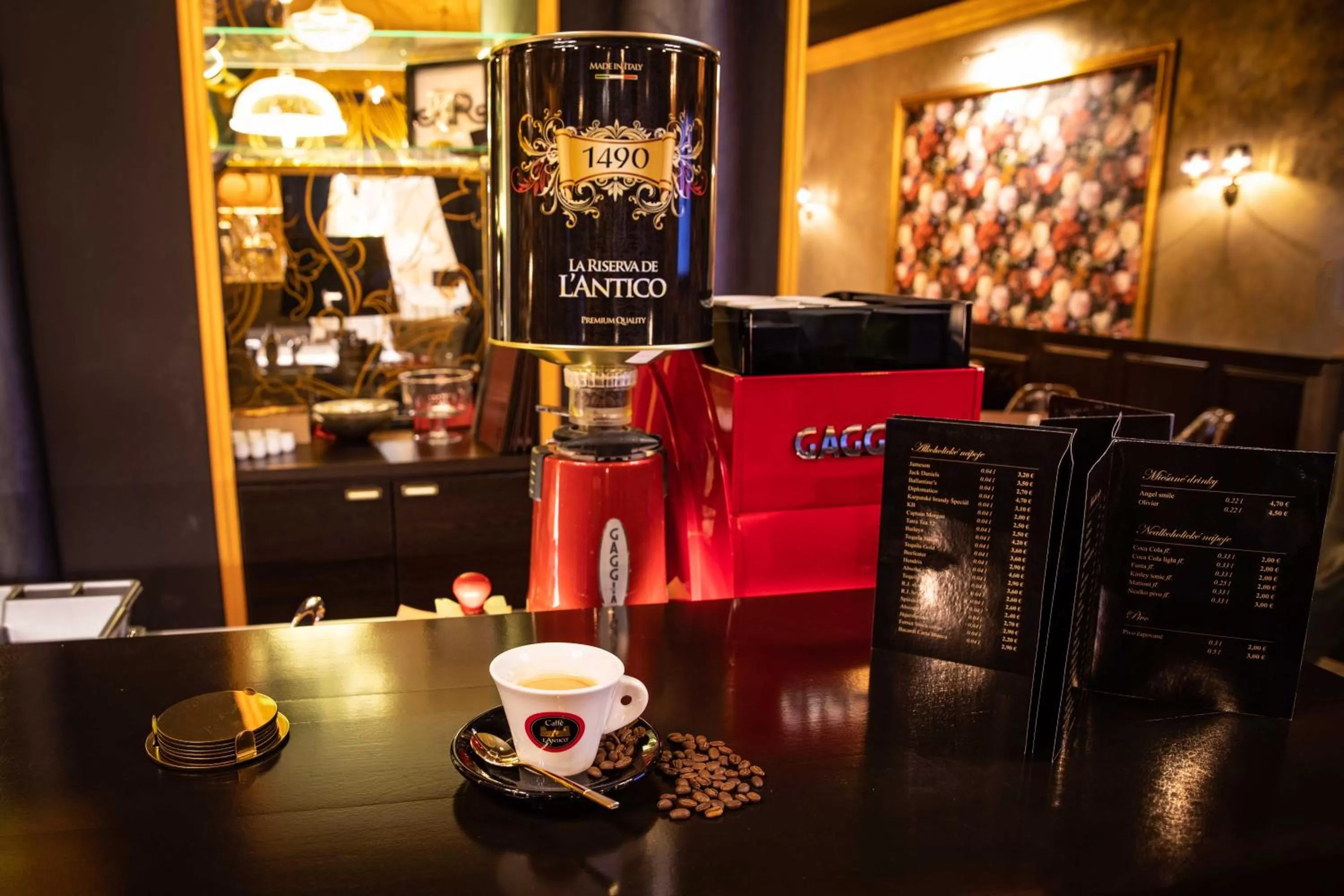 Coffee/tea facilities in Hotel Capital with private wellness