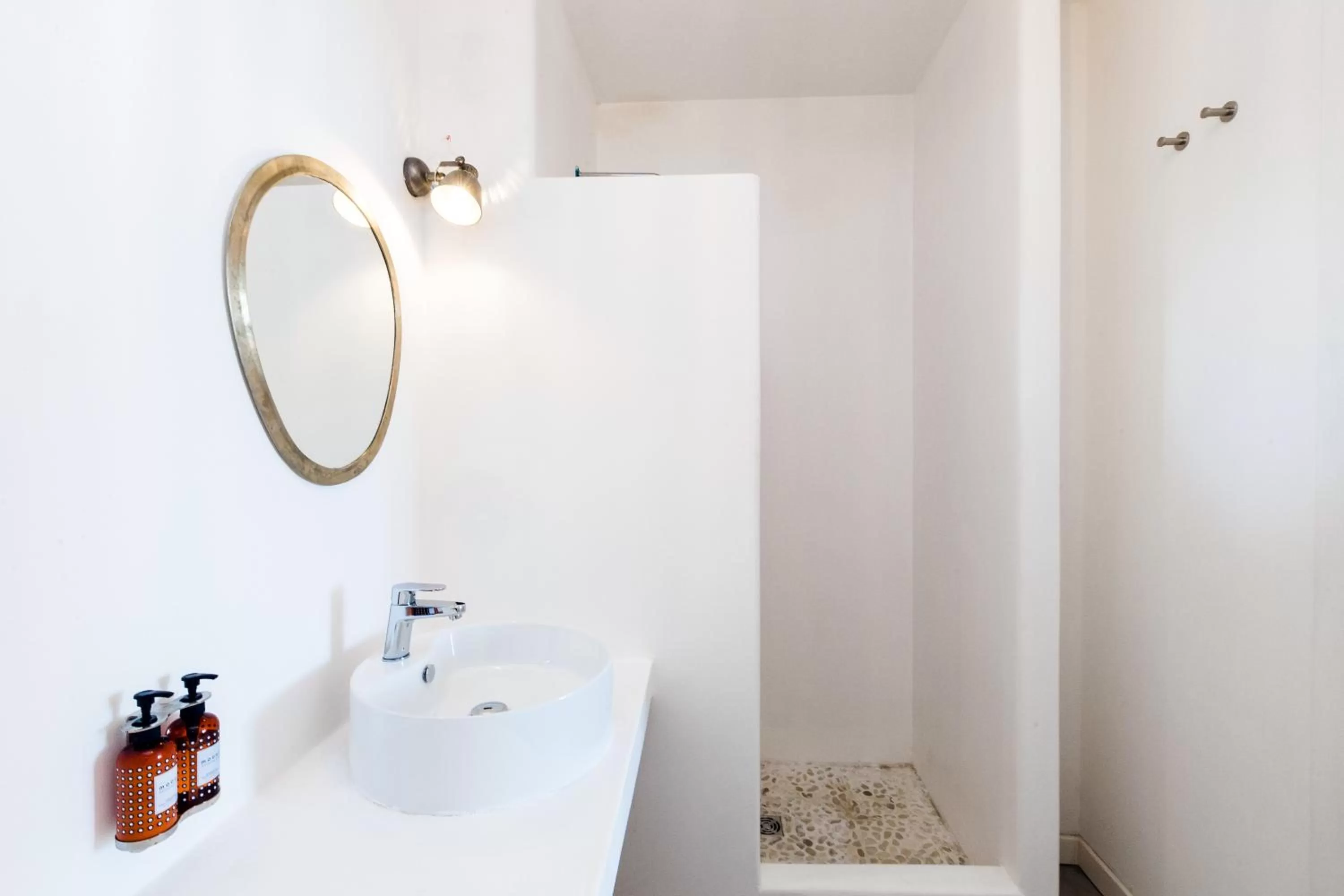 Shower in San Michele