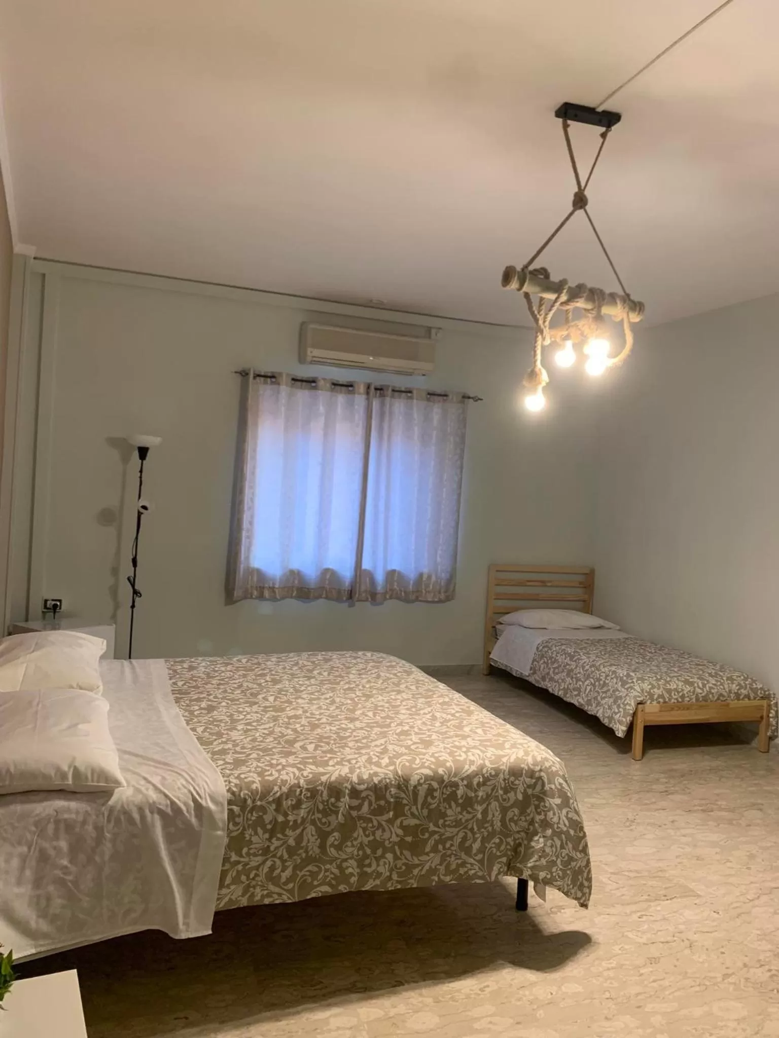 Bed in Neapolis center2