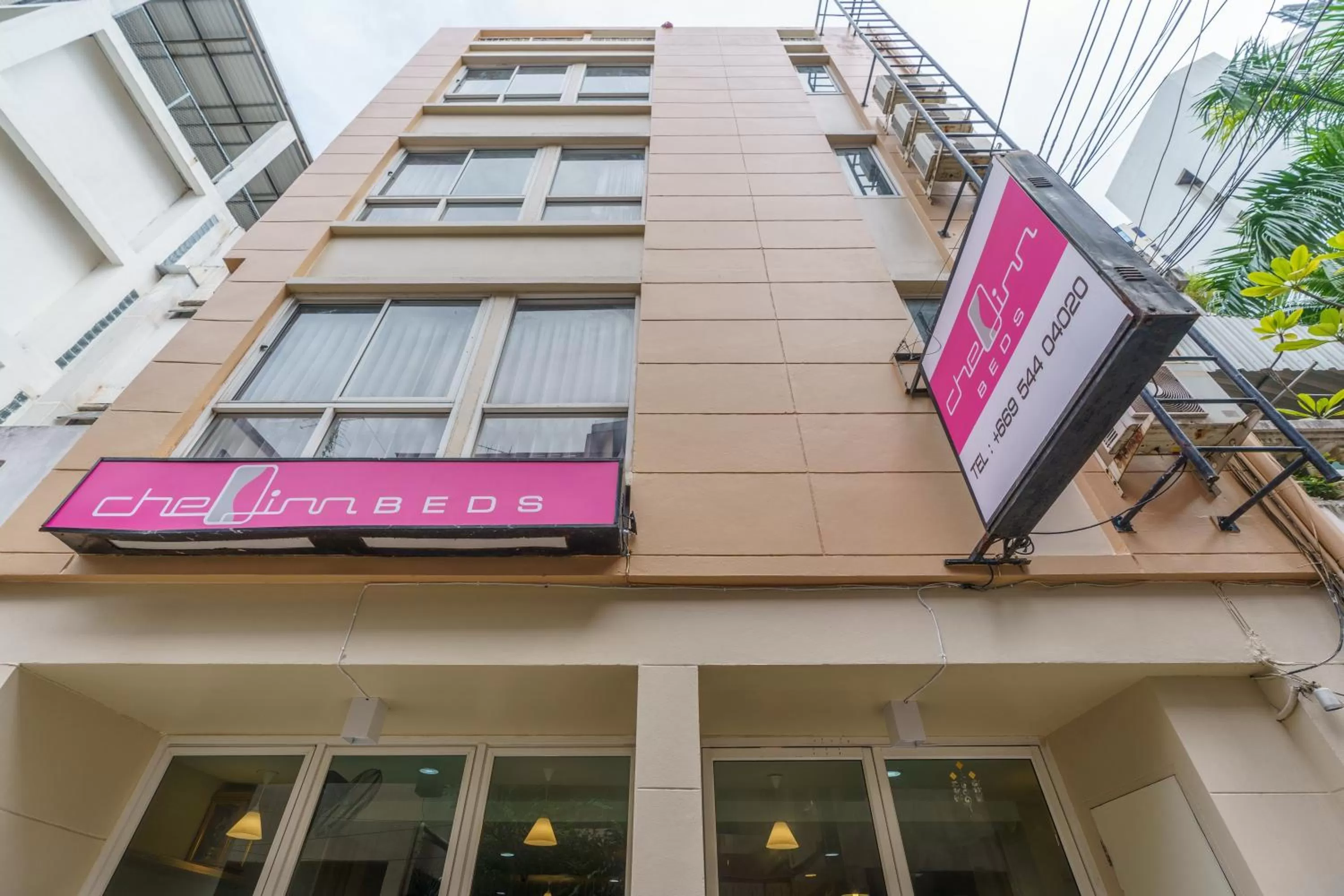 Property Building in CheQinn Bed Sukhumvit 4 Nana Plaza