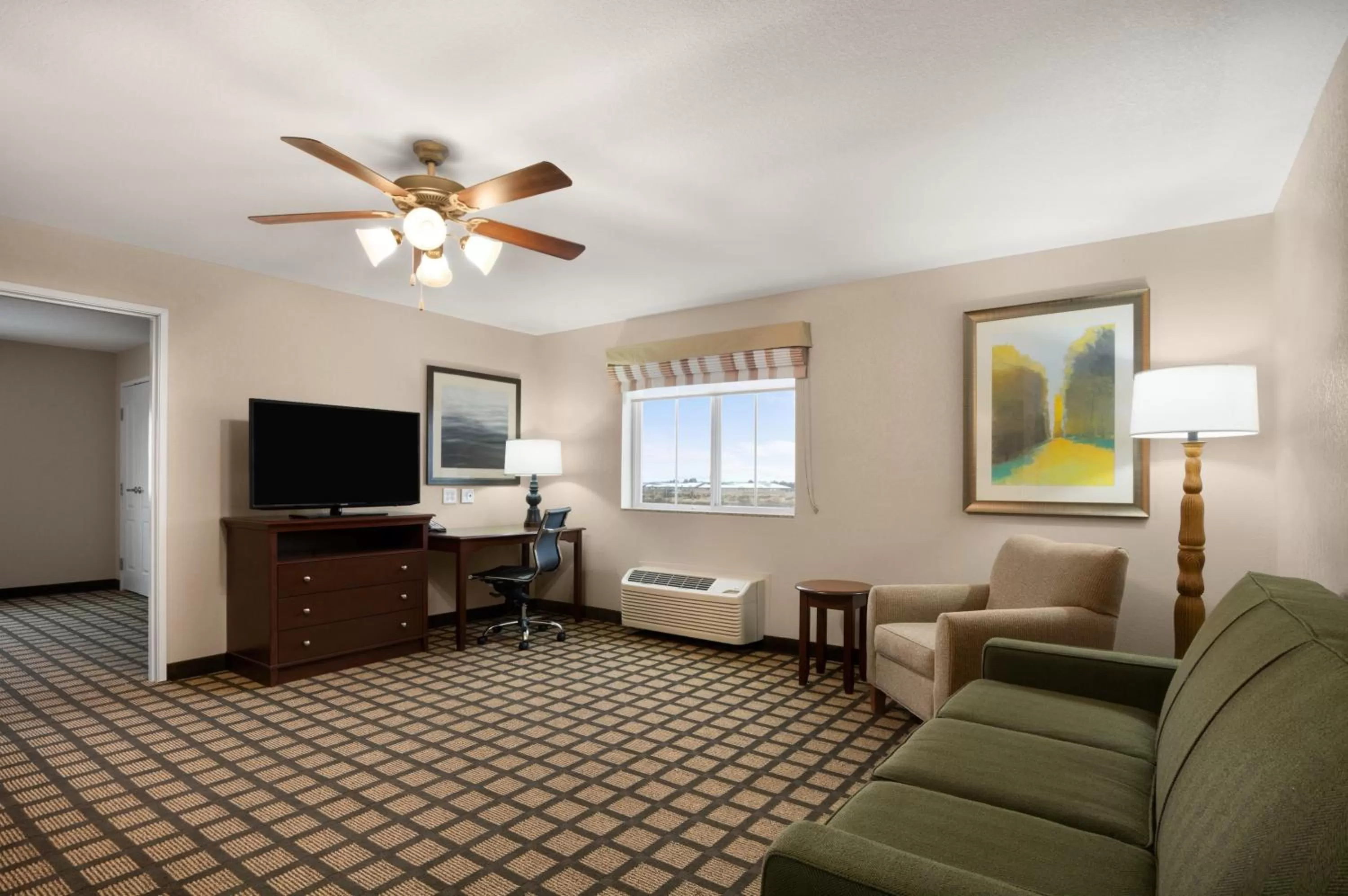 TV and multimedia in Baymont Inn & Suites by Wyndham Odessa