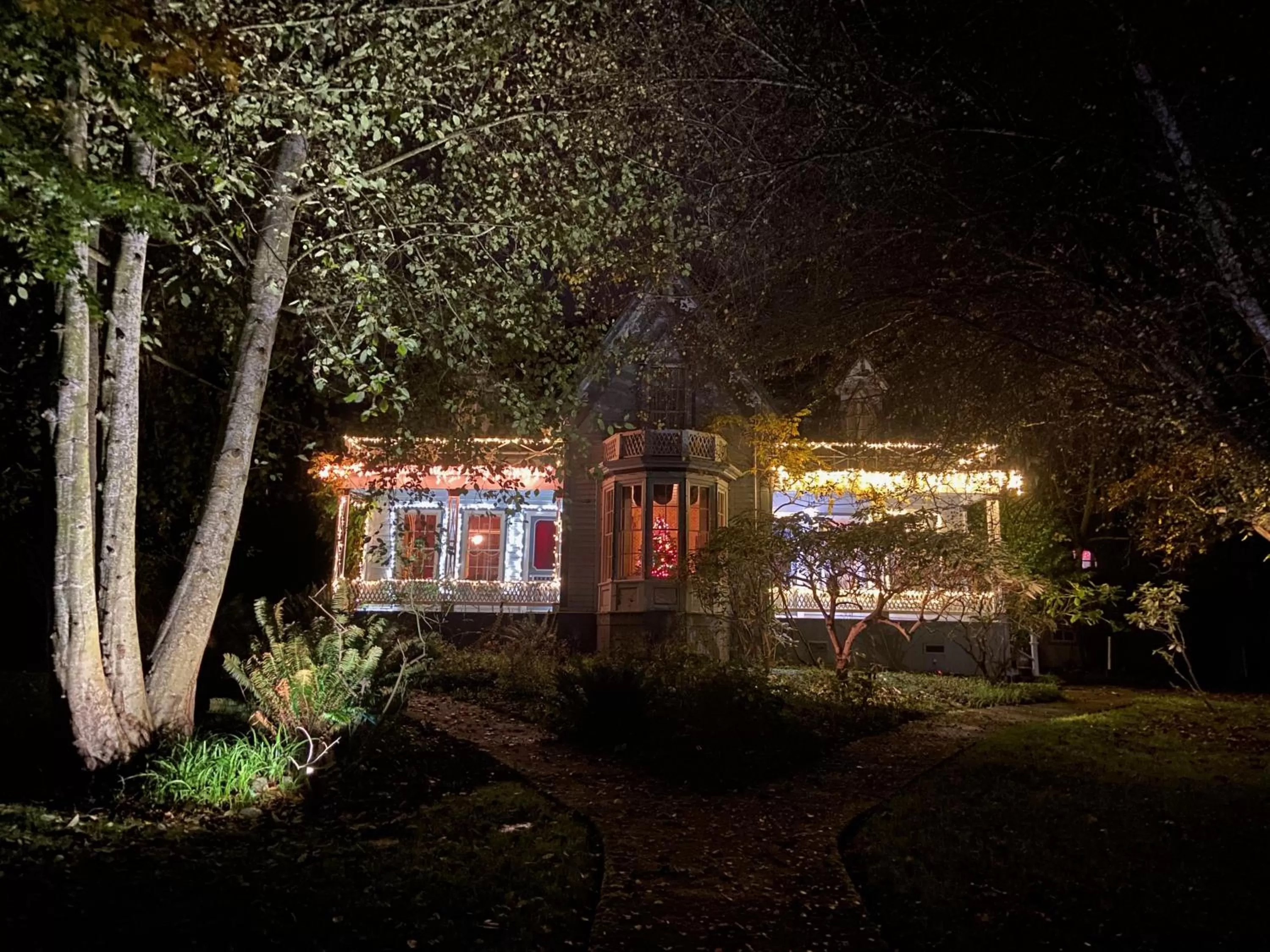 Property building in Shaw House Inn