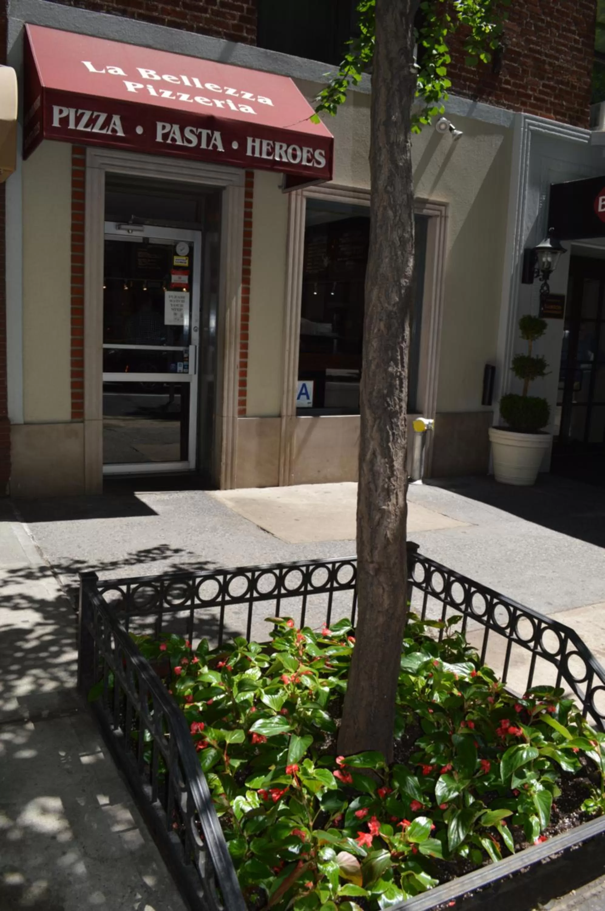 Restaurant/places to eat in Best Western Plus Hospitality House Suites