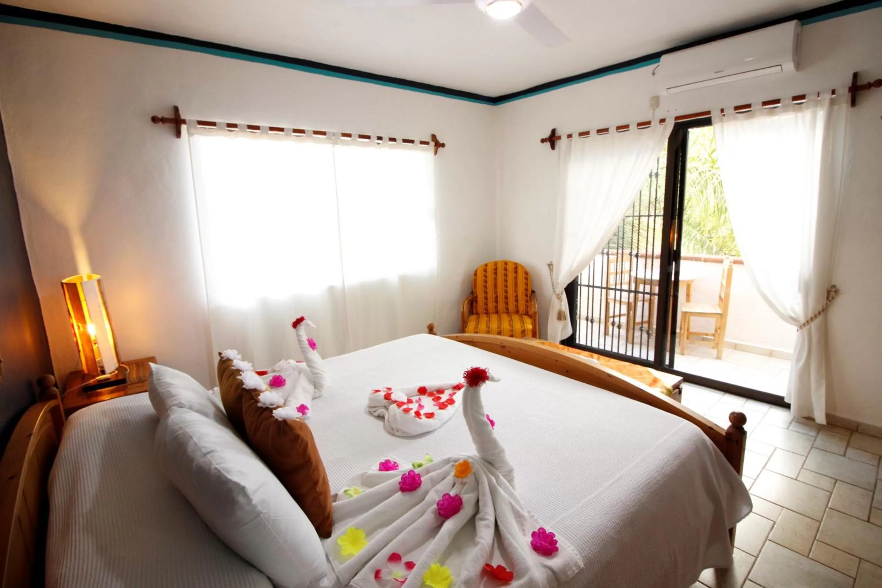 Balcony/Terrace, Bed in Maya Vacanze Playa Alegria