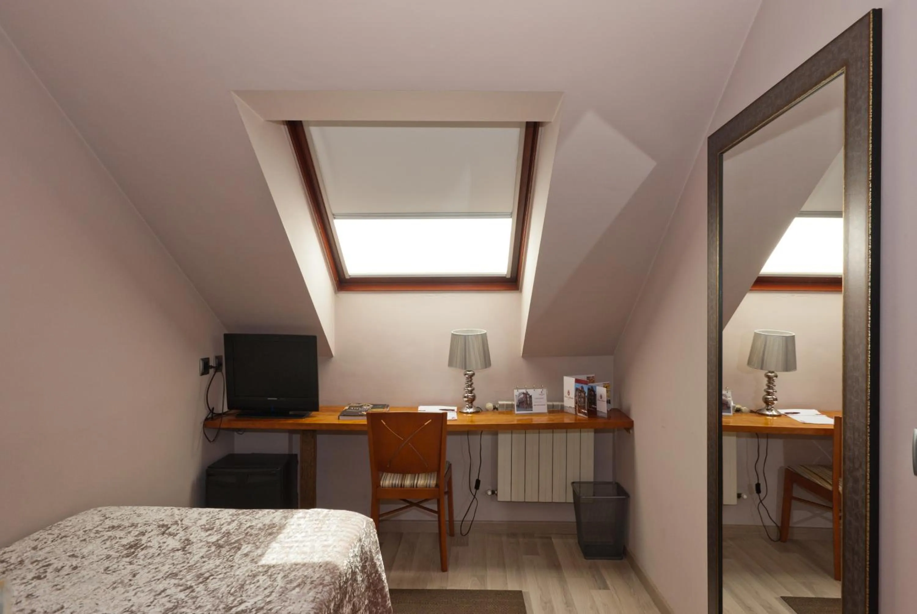 Photo of the whole room, Bed in Hotel Vetusta