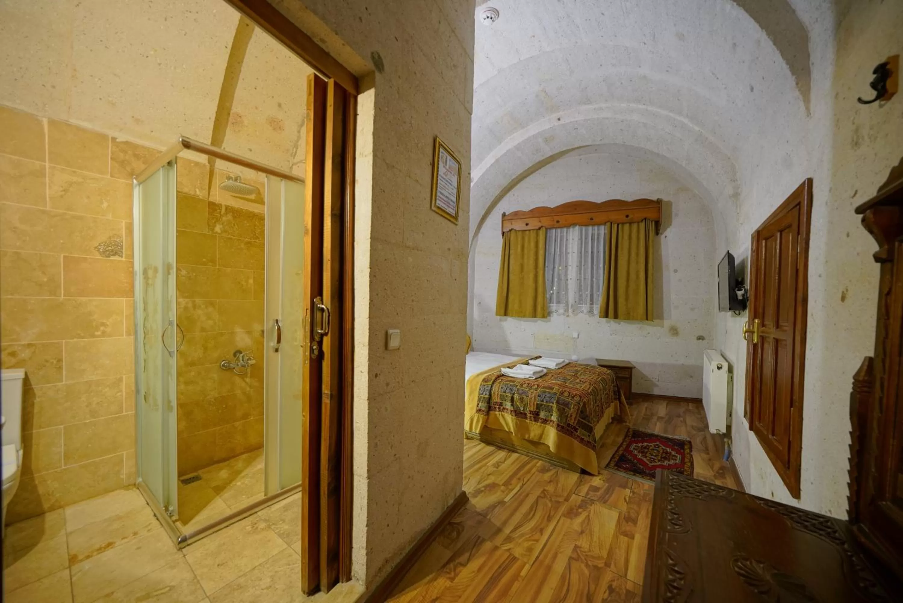 Photo of the whole room, Bed in Arch Palace