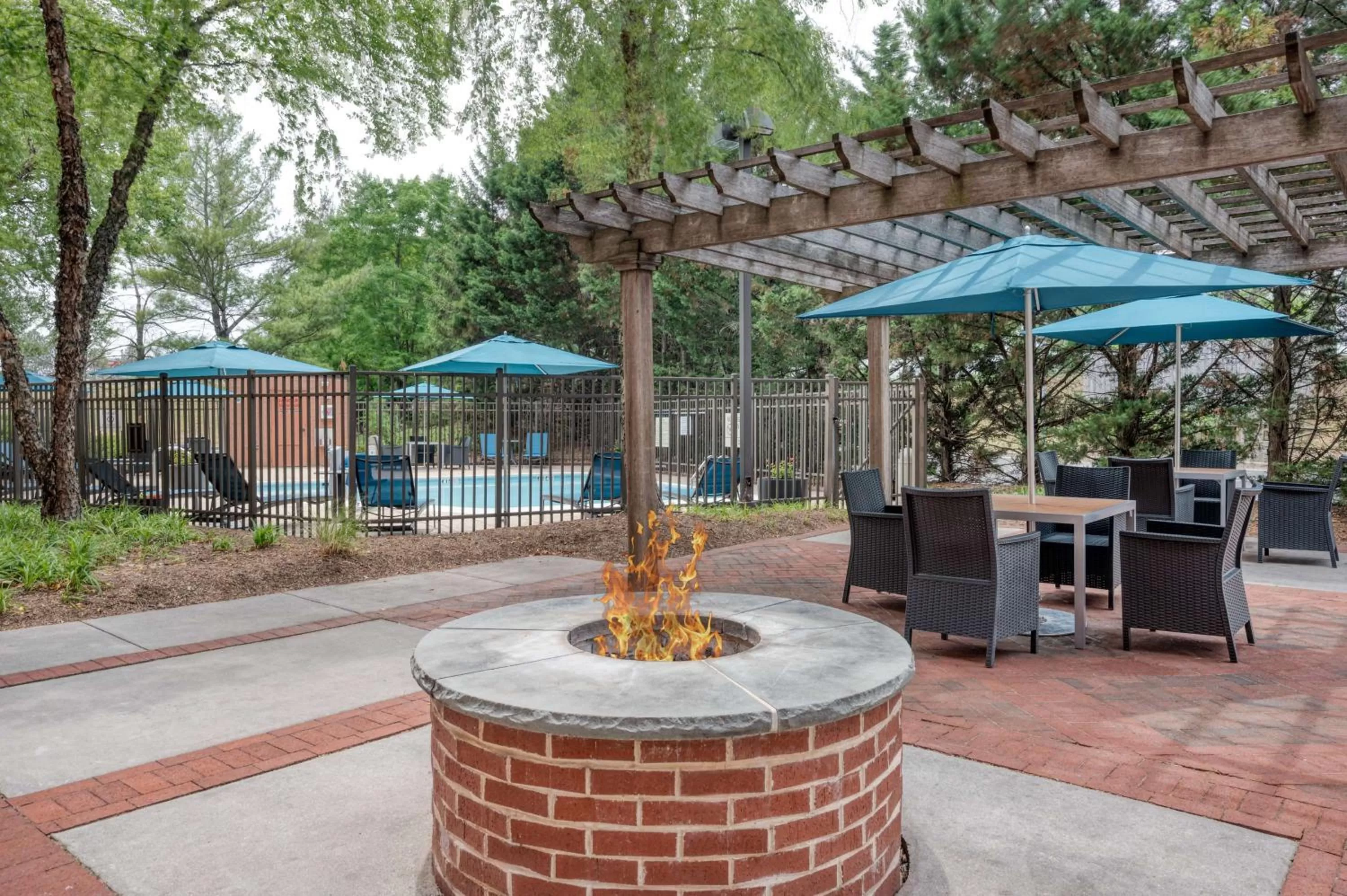 Patio in Hampton Inn Baltimore/White Marsh