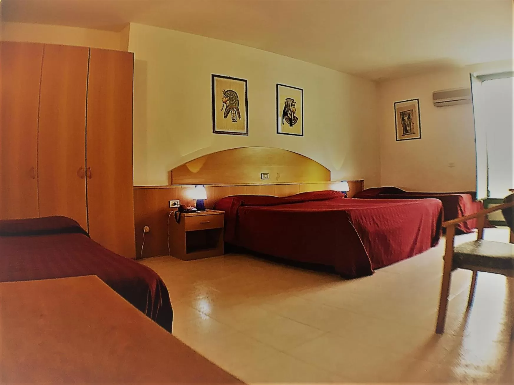 Photo of the whole room in Ascot Lodging