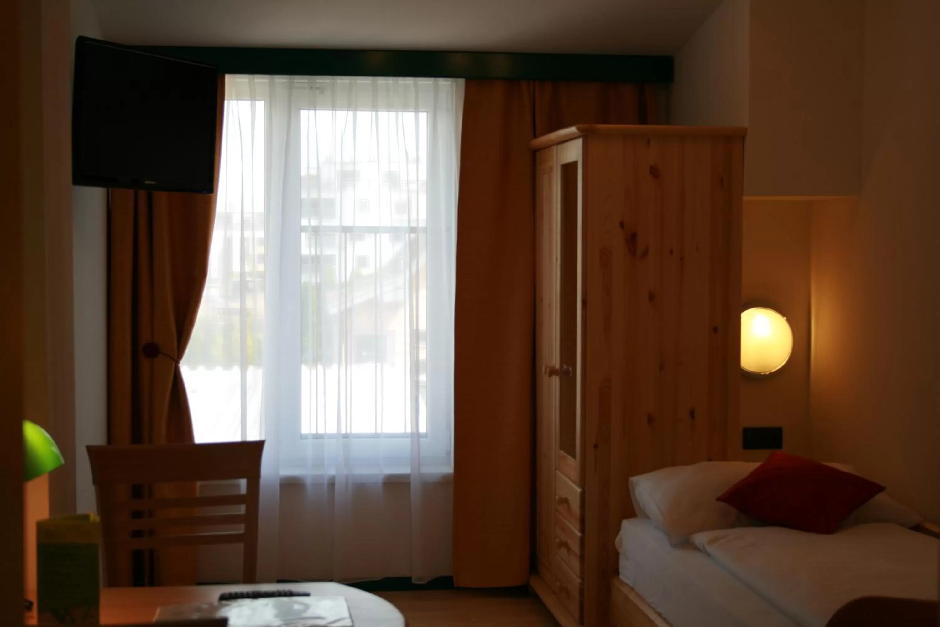 Photo of the whole room, Bed in Hotel Asperner Löwe