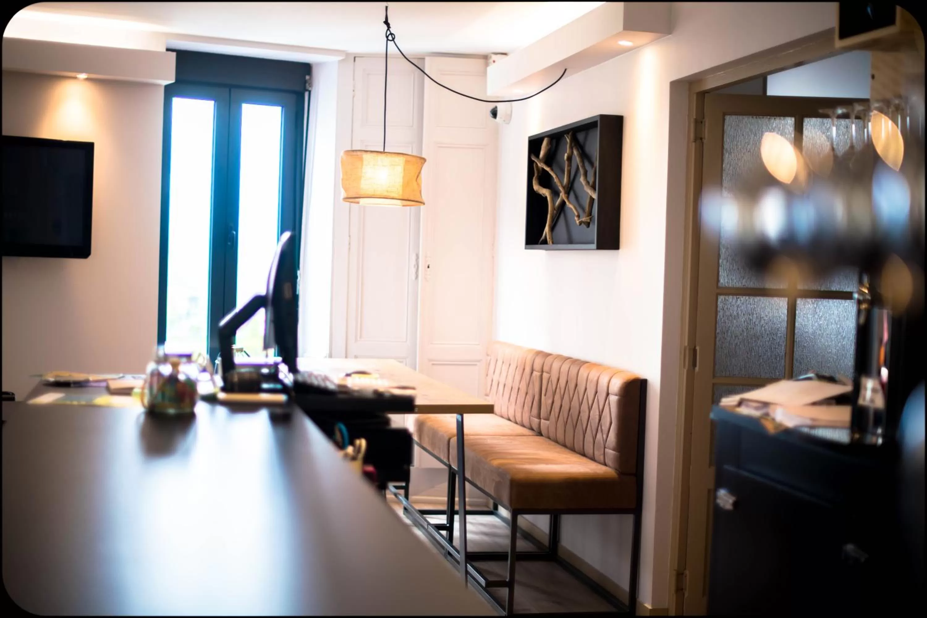 Lounge or bar in Logis Hôtel La Bastide des Oliviers