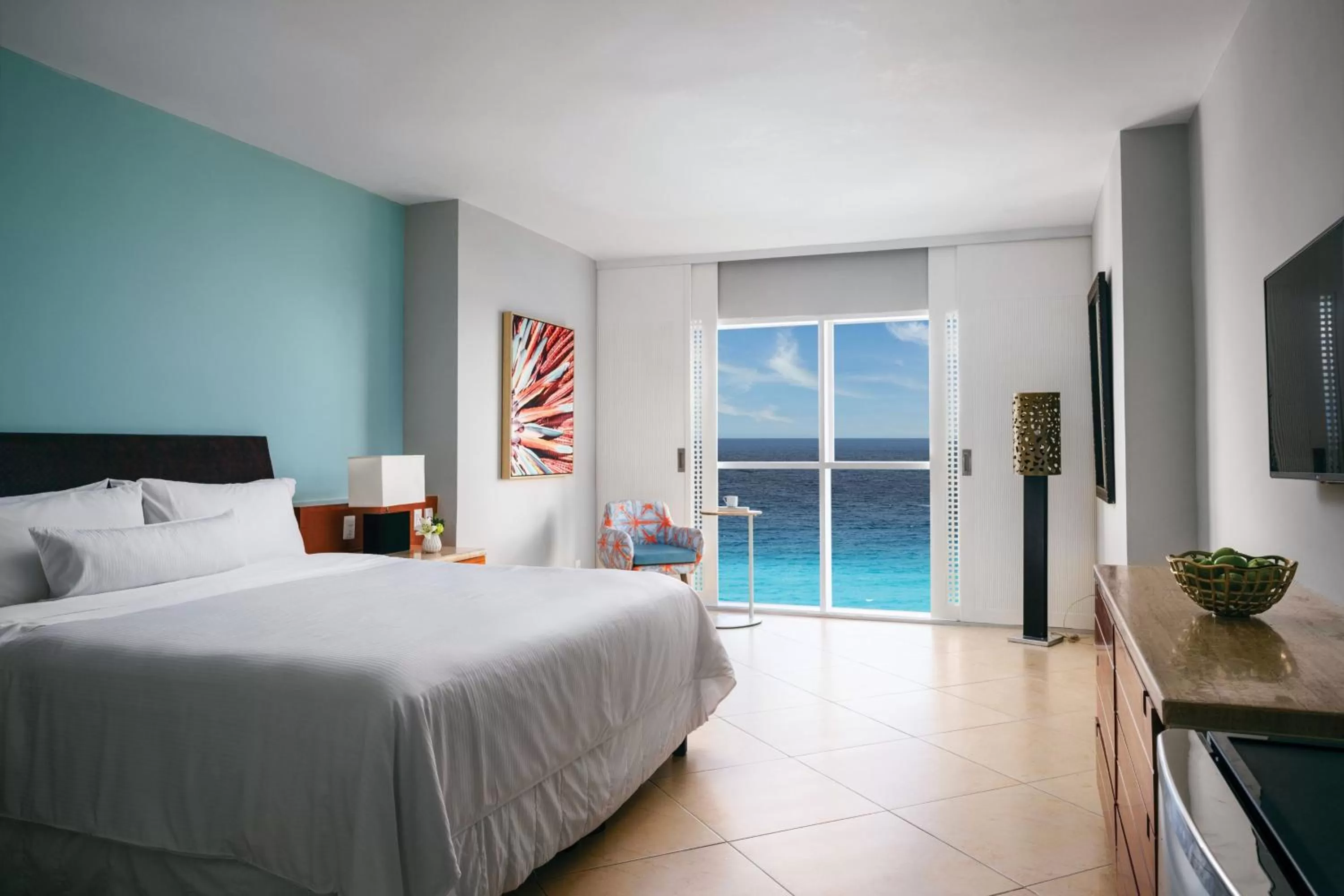 Photo of the whole room, Bed in The Westin Resort & Spa Cancun