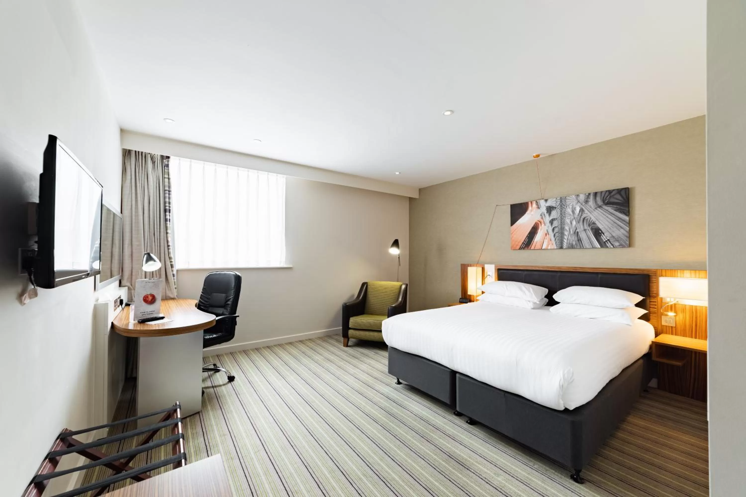 Bed in Holiday Inn Winchester, an IHG Hotel