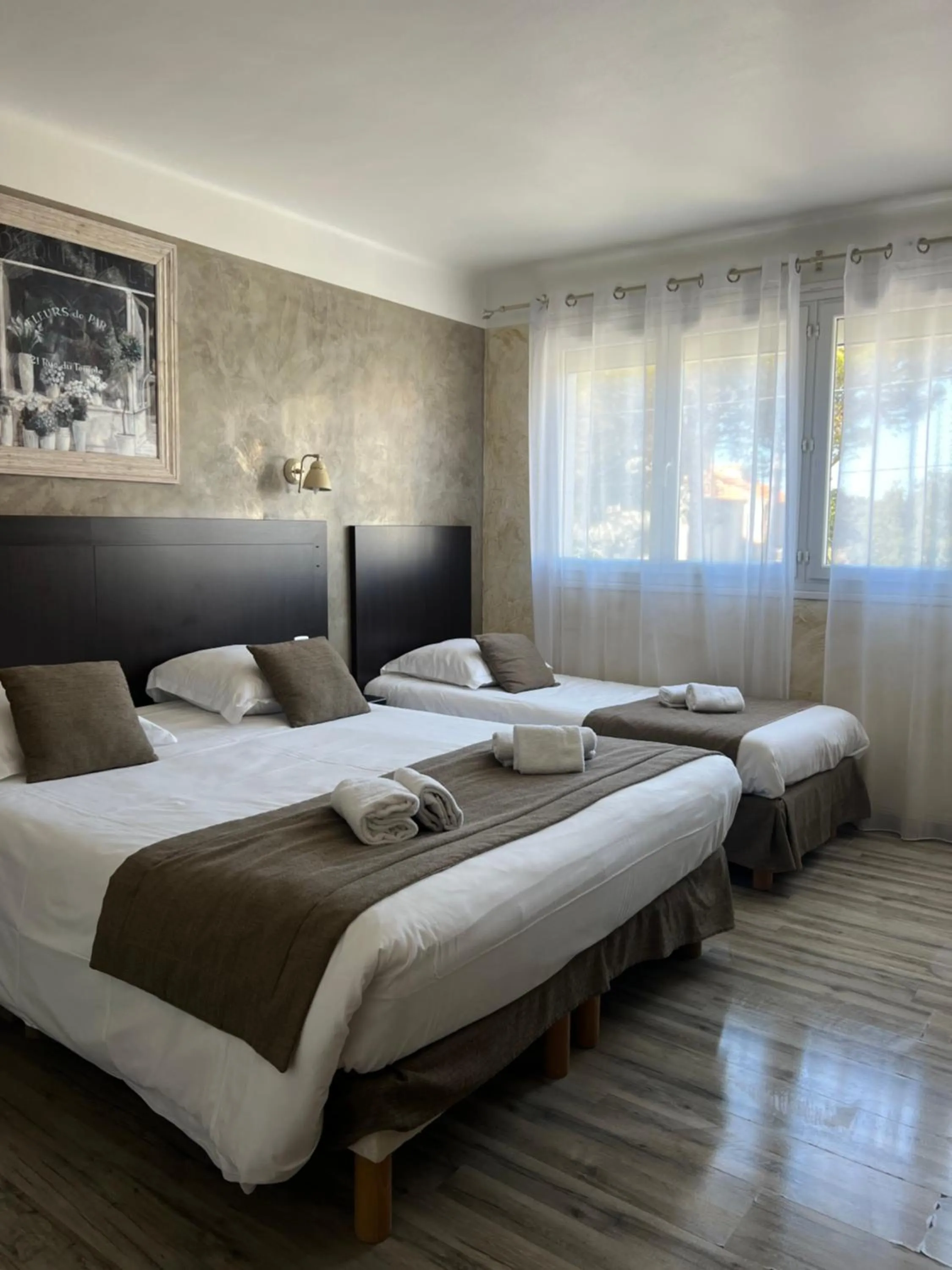 Photo of the whole room, Bed in Hotel La Potiniere