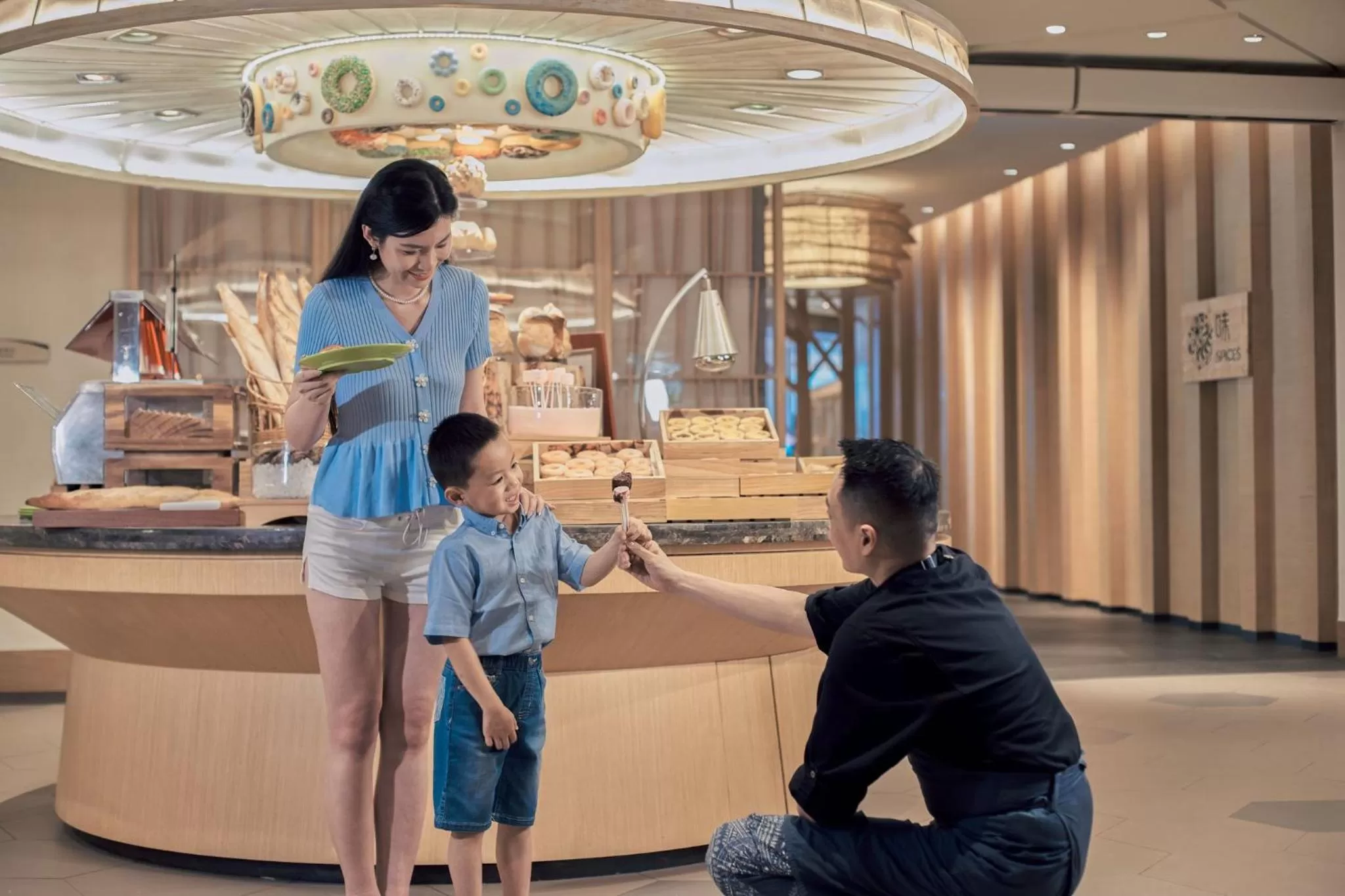 Restaurant/places to eat in Crowne Plaza Sanya Haitang Bay Resort by IHG